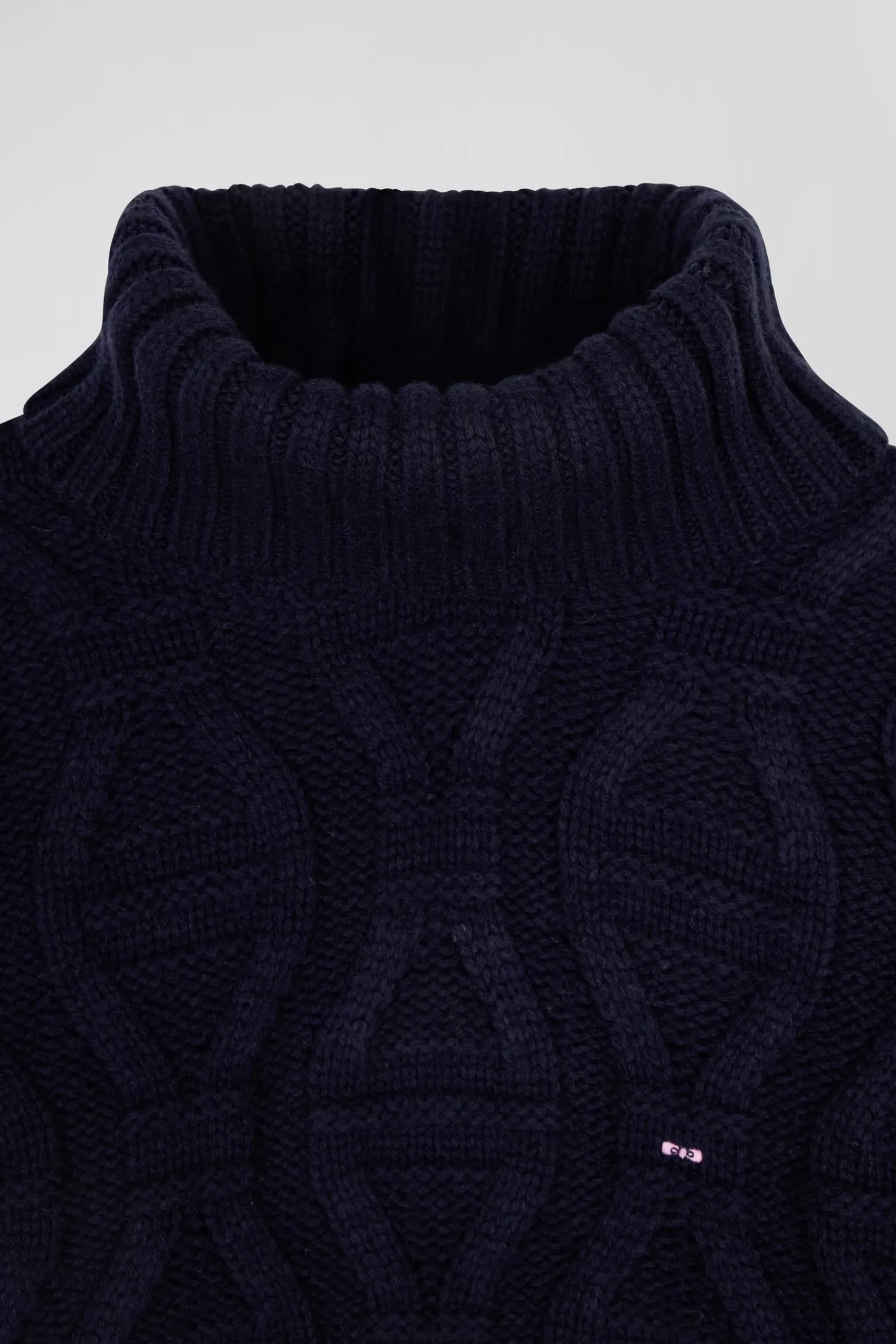 regular_navy_blue_virgin_wool_and_recycled_polyamide_turtleneck_jumper_with_d_knitting_6.webp Eden Park Regular navy blue virgin wool and recycled polyamide turtleneck jumper with 3D knitting< Sweaters