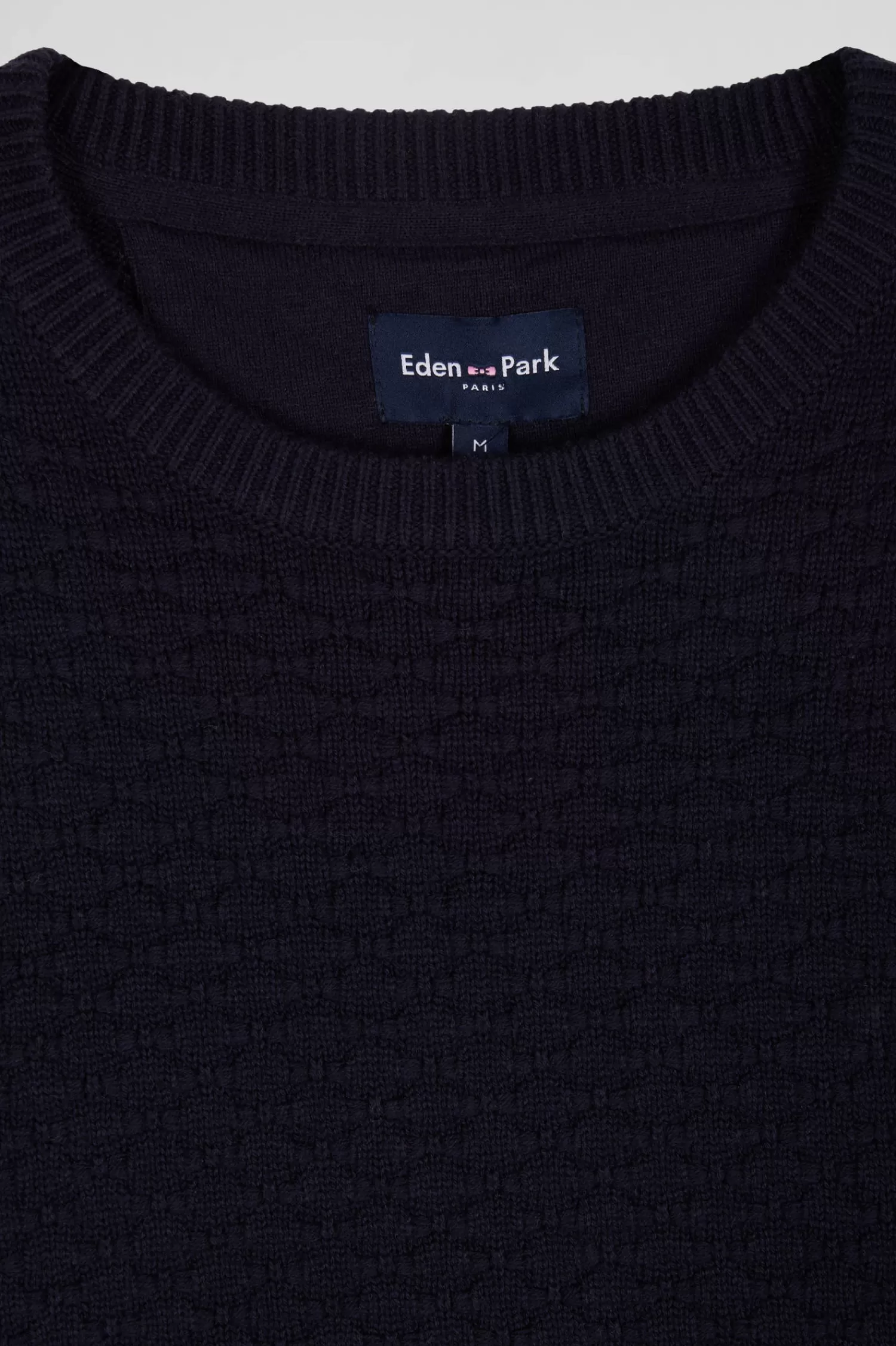 regular_navy_blue_wool_and_cotton_crew_neck_jumper_with_micro_bow_tie_effect_6.webp Eden Park Regular navy blue wool and cotton crew neck jumper with micro bow tie effect< Sweaters