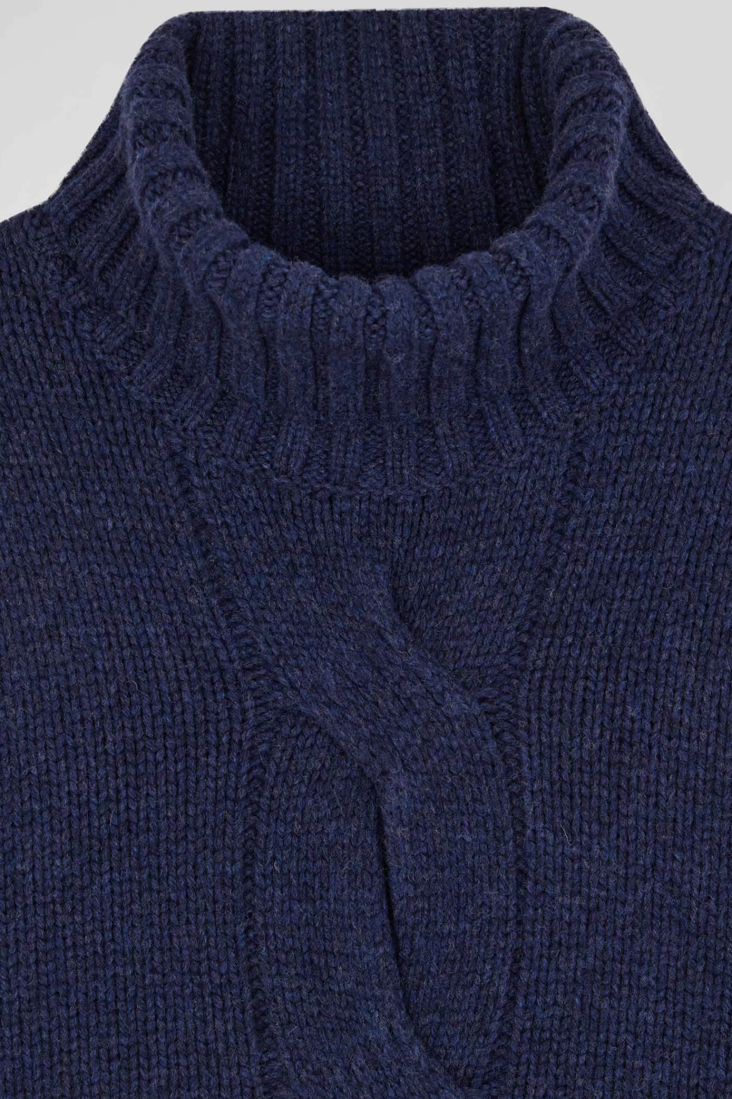 regular_navy_virgin_wool_and_recycled_polyamide_turtleneck_jumper_with_d_knitting_6.webp Eden Park Regular navy virgin wool and recycled polyamide turtleneck jumper with 3D knitting< Sweaters