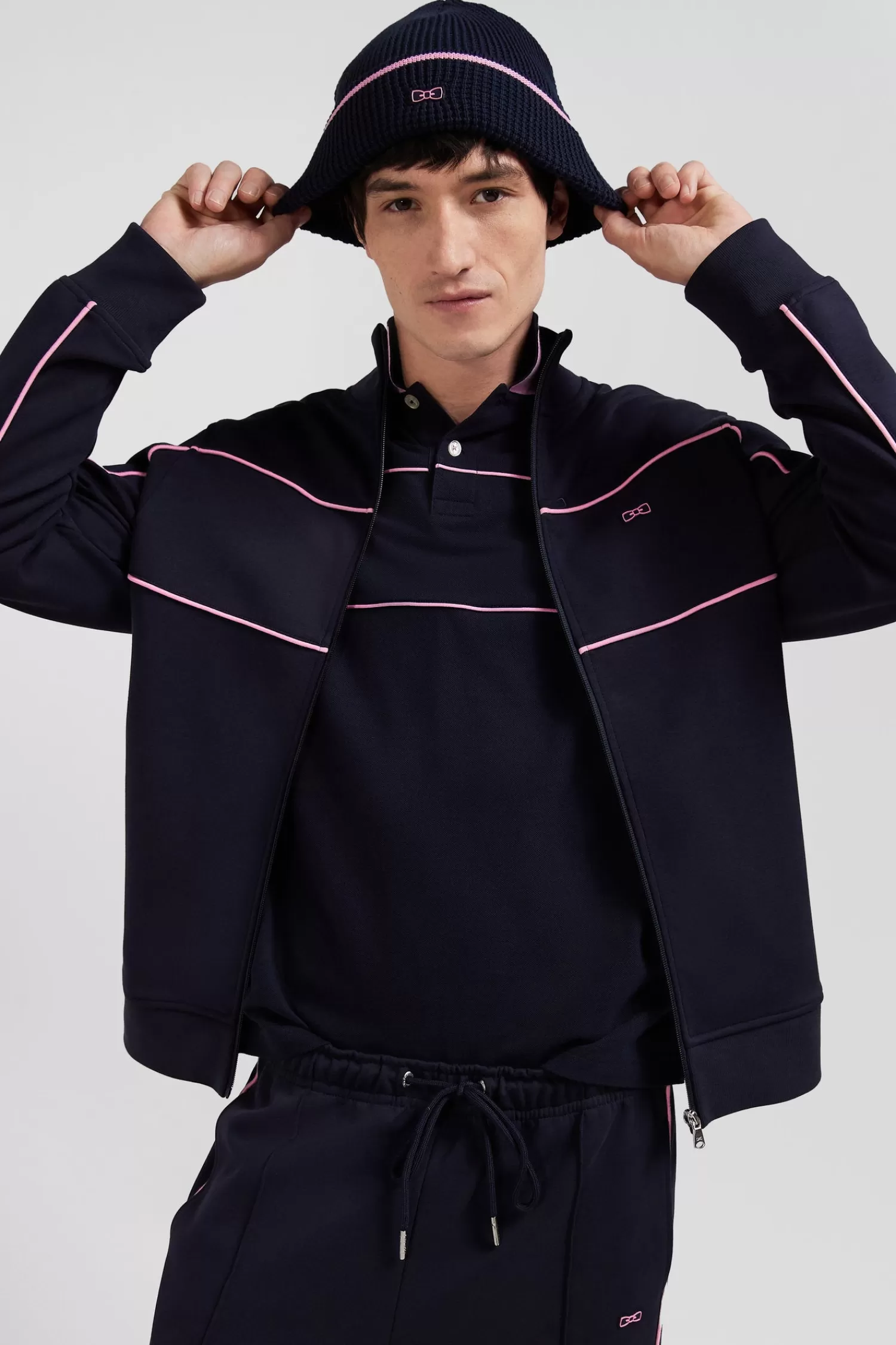 regular_navy_zipped_high_neck_sweatshirt_with_pink_piping_2.webp Eden Park Regular navy zipped high neck sweatshirt with pink piping< Sweatshirts