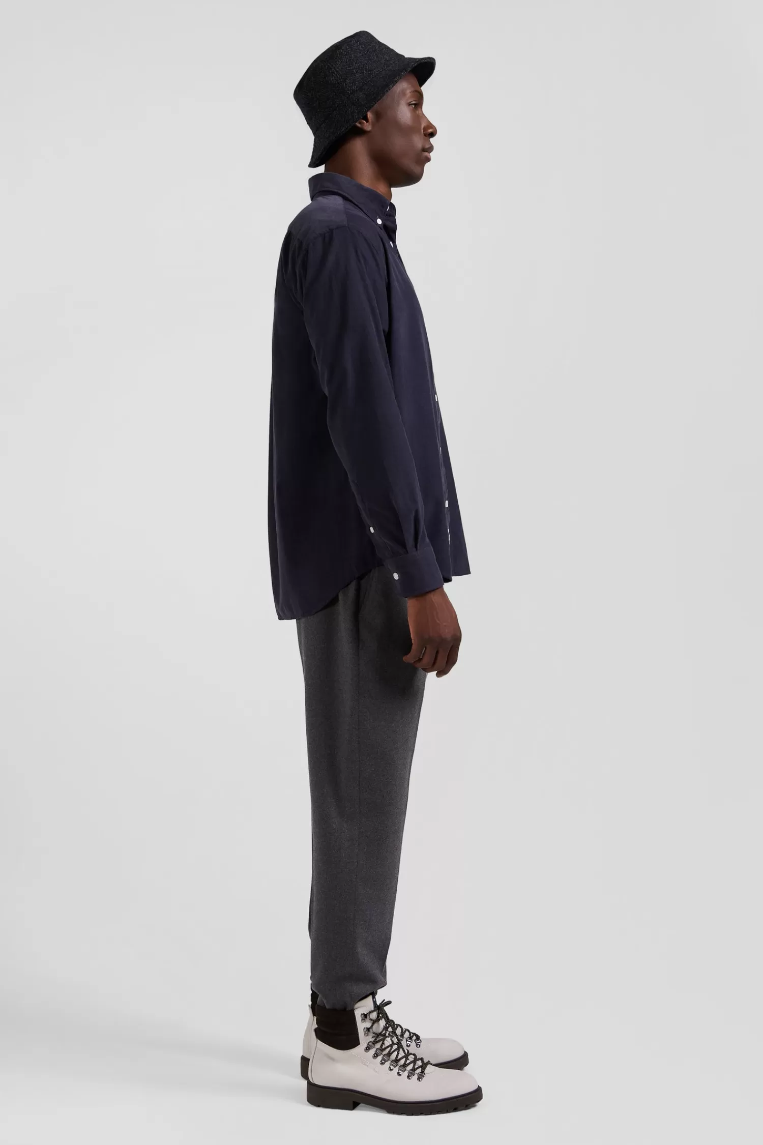 regular_plain_anthracite_grey_cotton_shirt_with_buttondown_collar_and_chest_pocket_4.webp Eden Park Regular plain anthracite grey cotton shirt with button-down collar and chest pocket< Shirts