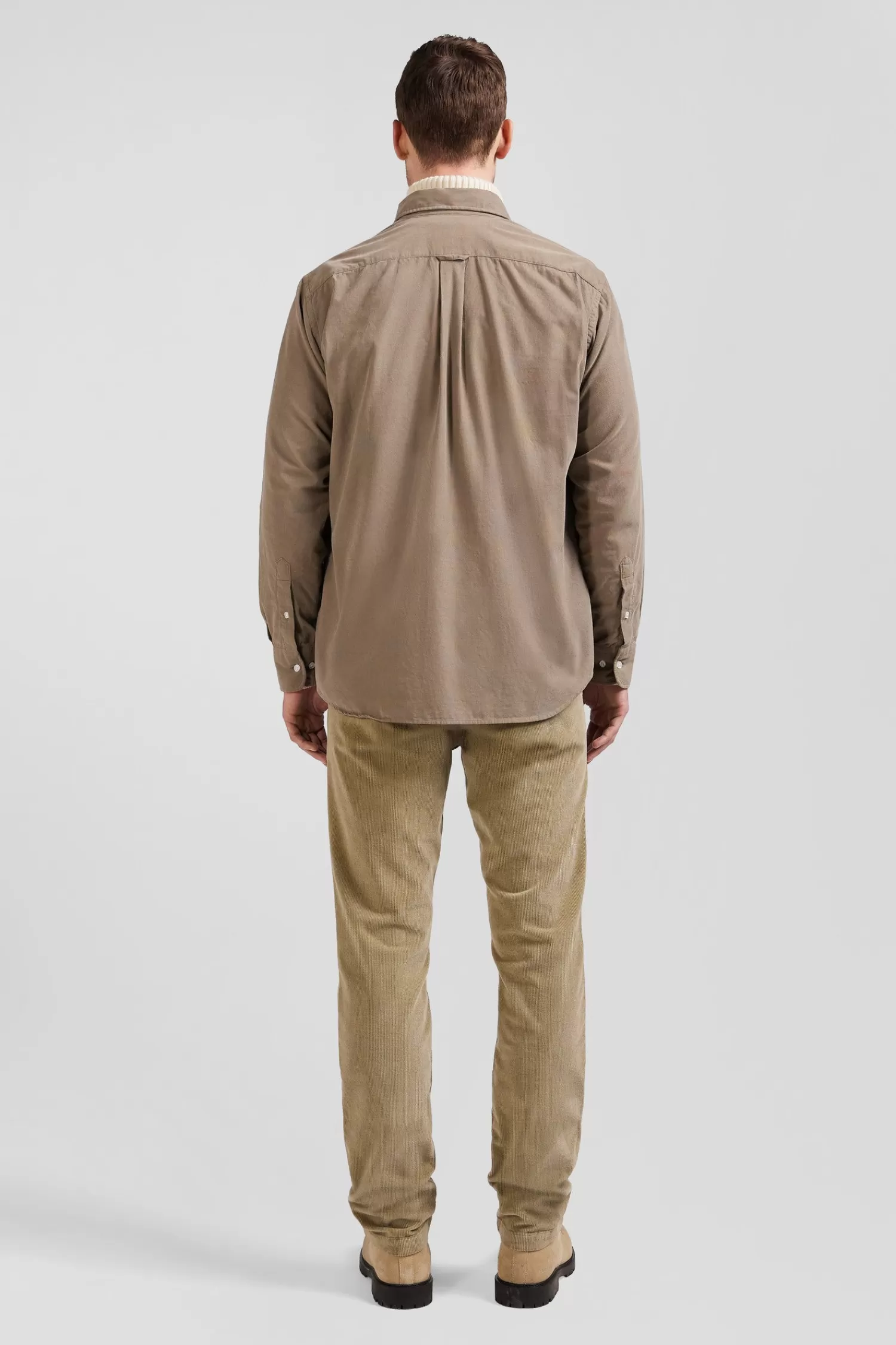 regular_plain_beige_cotton_shirt_with_buttondown_collar_and_chest_pocket_5.webp Eden Park Regular plain beige cotton shirt with button-down collar and chest pocket< Shirts