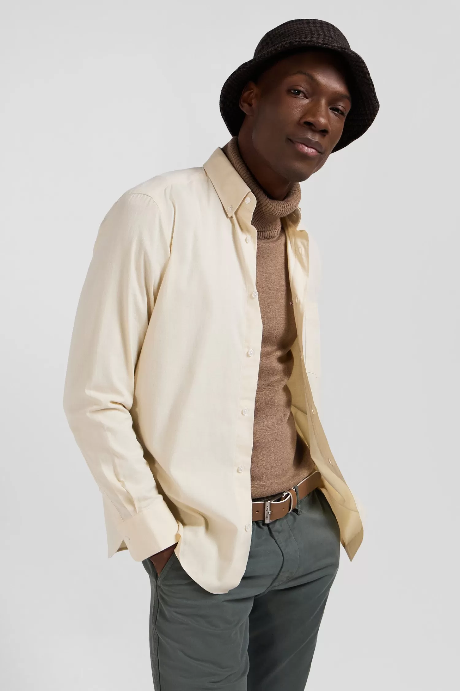 regular_plain_beige_cotton_twill_shirt_with_buttondown_collar_2.webp Eden Park Regular plain beige cotton twill shirt with button-down collar< Shirts