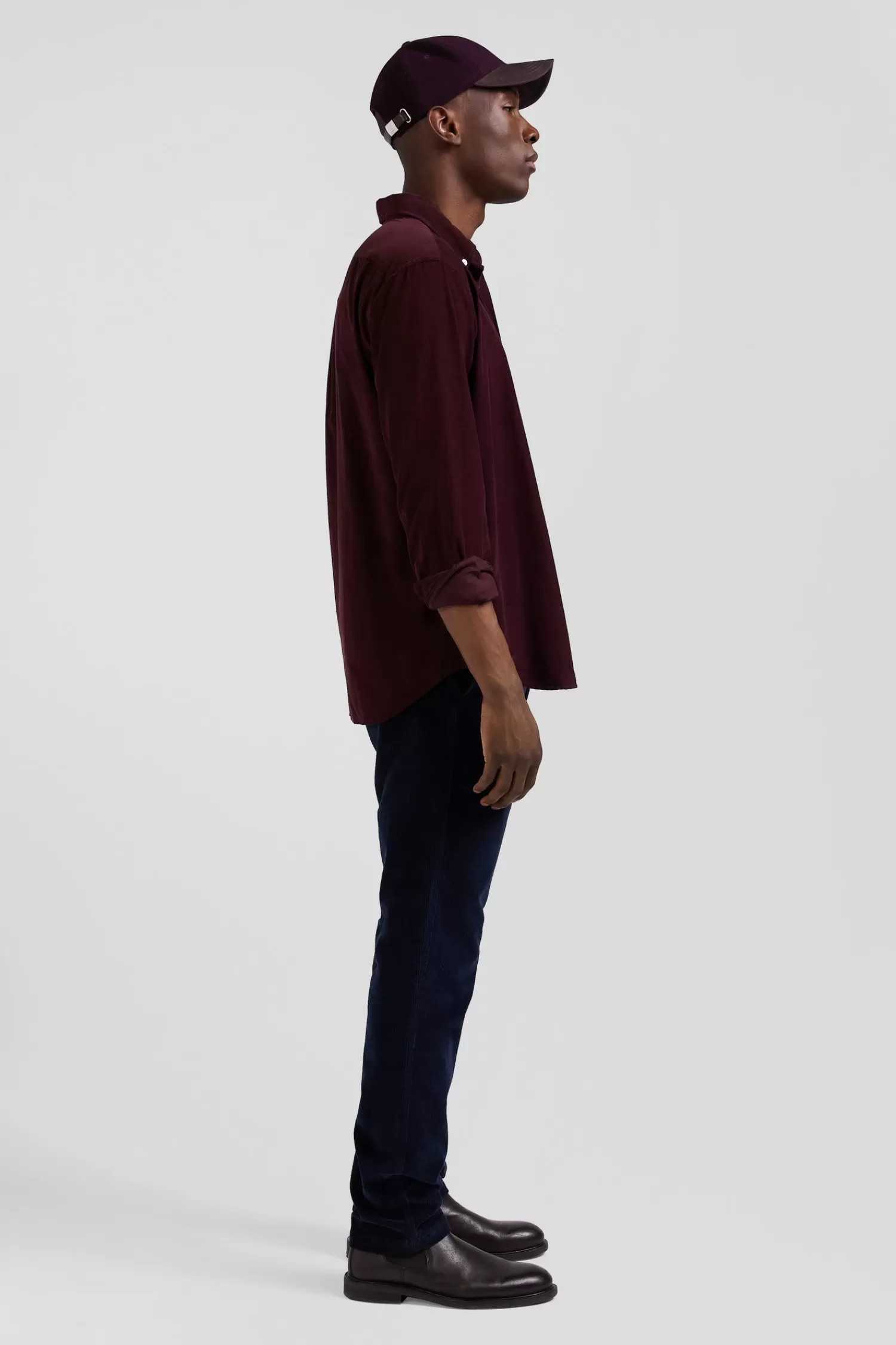 regular_plain_burgundy_cotton_shirt_with_buttondown_collar_and_chest_pocket_5.webp Eden Park Regular plain burgundy cotton shirt with button-down collar and chest pocket< Shirts