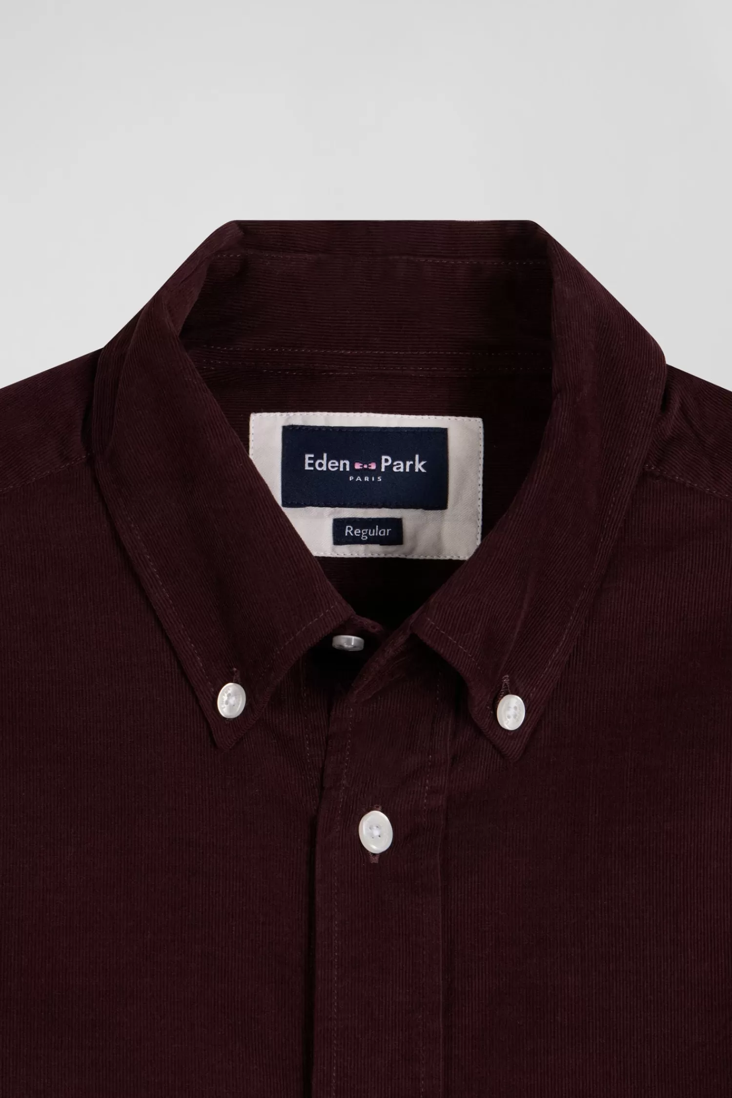 regular_plain_burgundy_cotton_shirt_with_buttondown_collar_and_chest_pocket_6.webp Eden Park Regular plain burgundy cotton shirt with button-down collar and chest pocket< Shirts