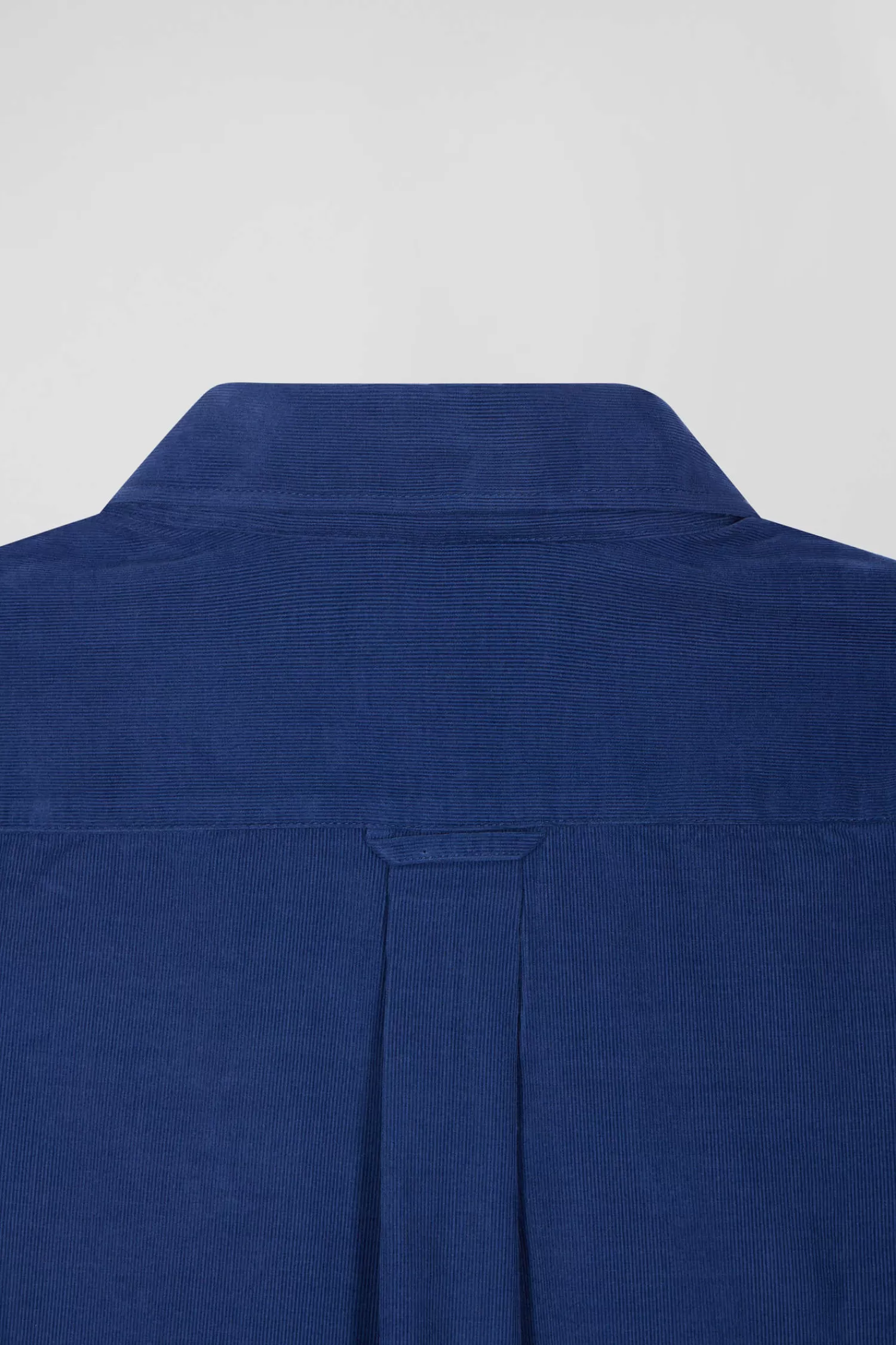 regular_plain_indigo_blue_cotton_shirt_with_buttondown_collar_and_chest_pocket_8.webp Eden Park Regular plain indigo blue cotton shirt with button-down collar and chest pocket< Shirts