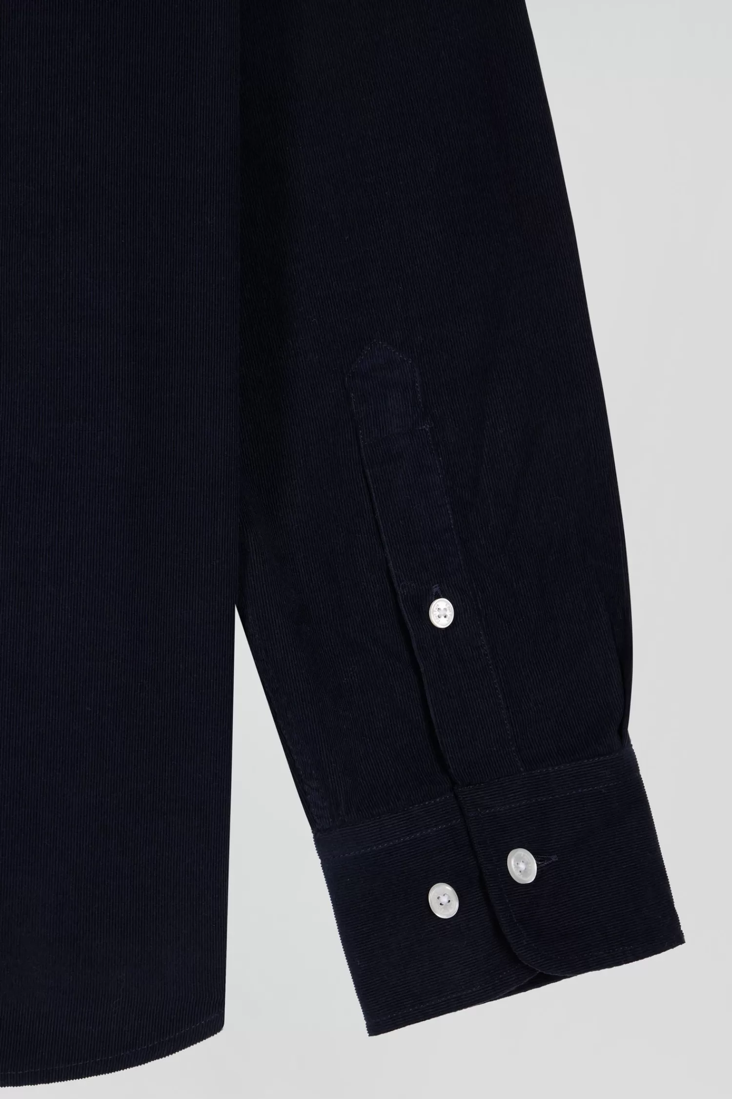 regular_plain_navy_blue_cotton_shirt_with_buttondown_collar_and_chest_pocket_8.webp Eden Park Regular plain navy blue cotton shirt with button-down collar and chest pocket< Shirts