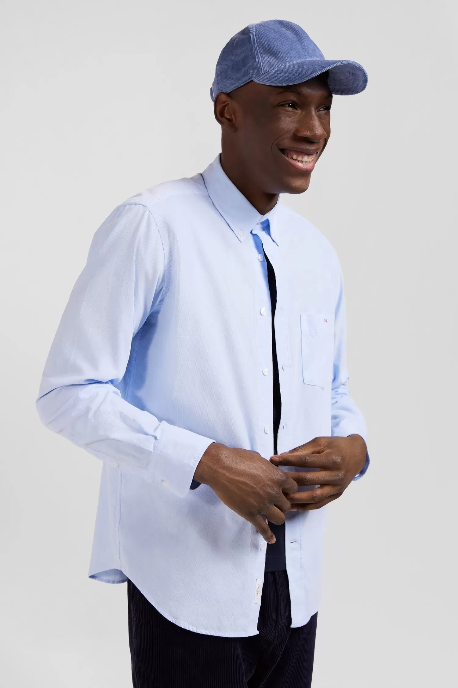 regular_plain_sky_blue_cotton_shirt_with_buttondown_collar_and_chest_pocket_2.webp Eden Park Regular plain sky blue cotton shirt with button-down collar and chest pocket< Shirts