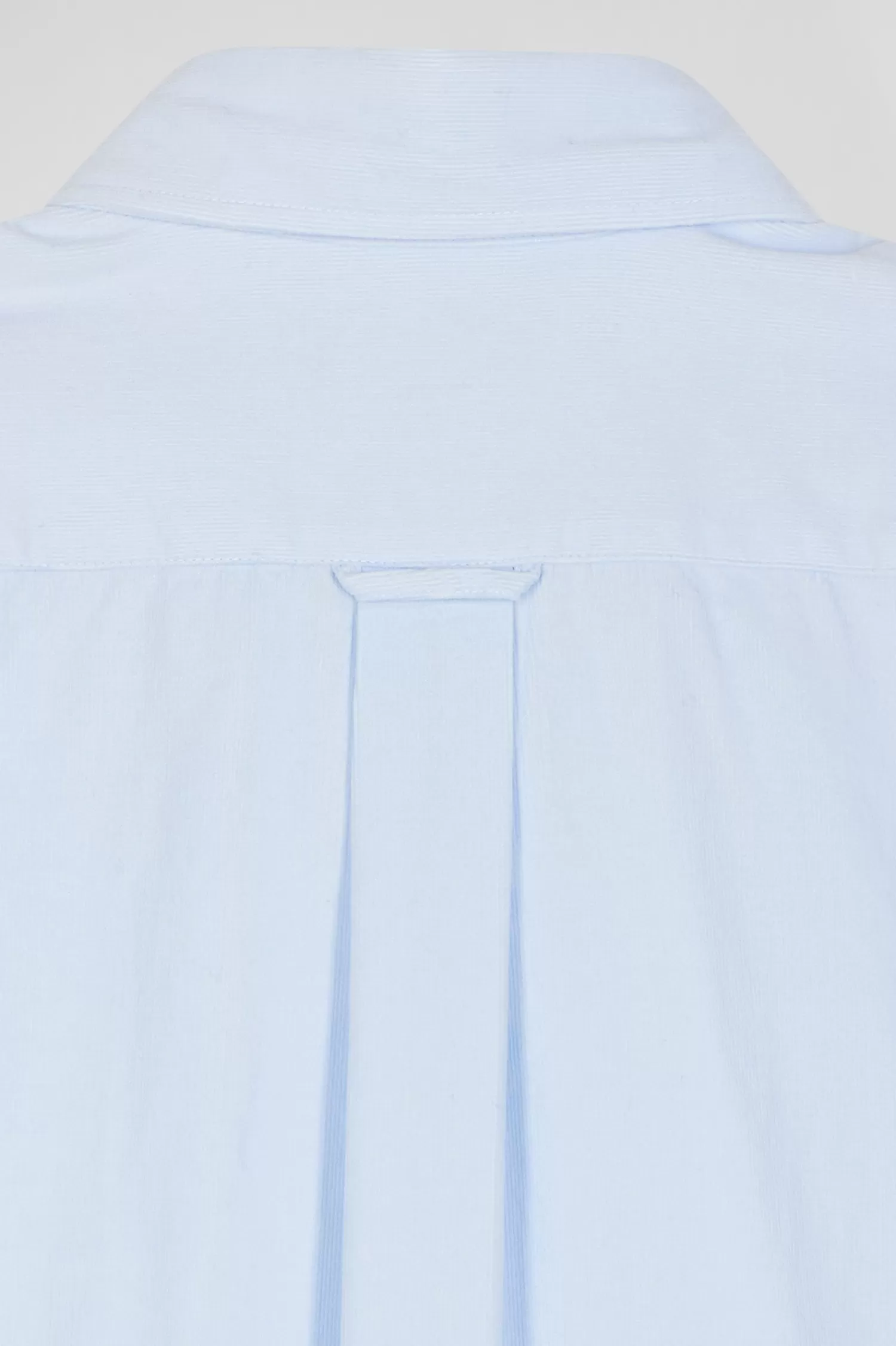 regular_plain_sky_blue_cotton_shirt_with_buttondown_collar_and_chest_pocket_7.webp Eden Park Regular plain sky blue cotton shirt with button-down collar and chest pocket< Shirts