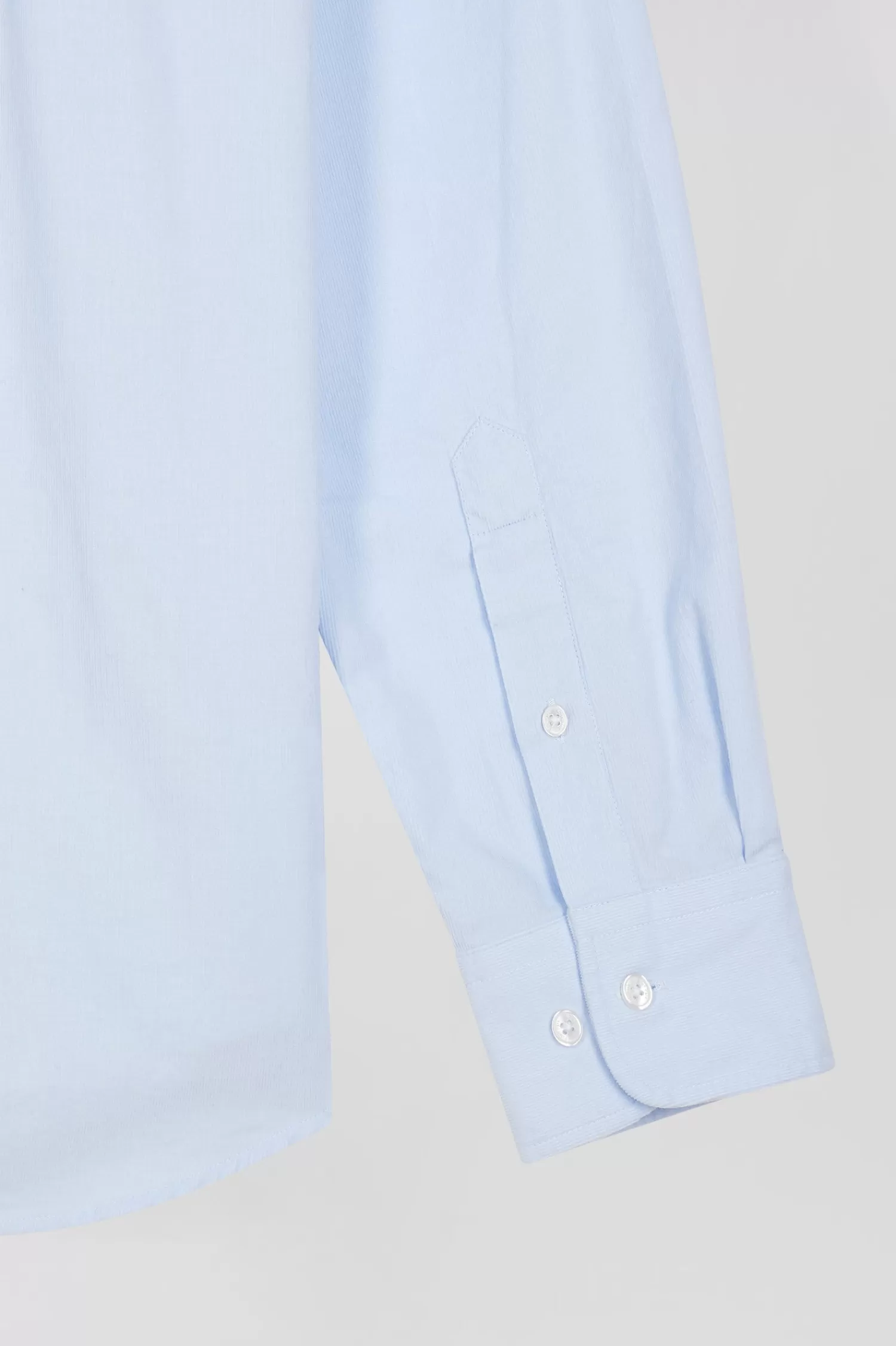 regular_plain_sky_blue_cotton_shirt_with_buttondown_collar_and_chest_pocket_8.webp Eden Park Regular plain sky blue cotton shirt with button-down collar and chest pocket< Shirts