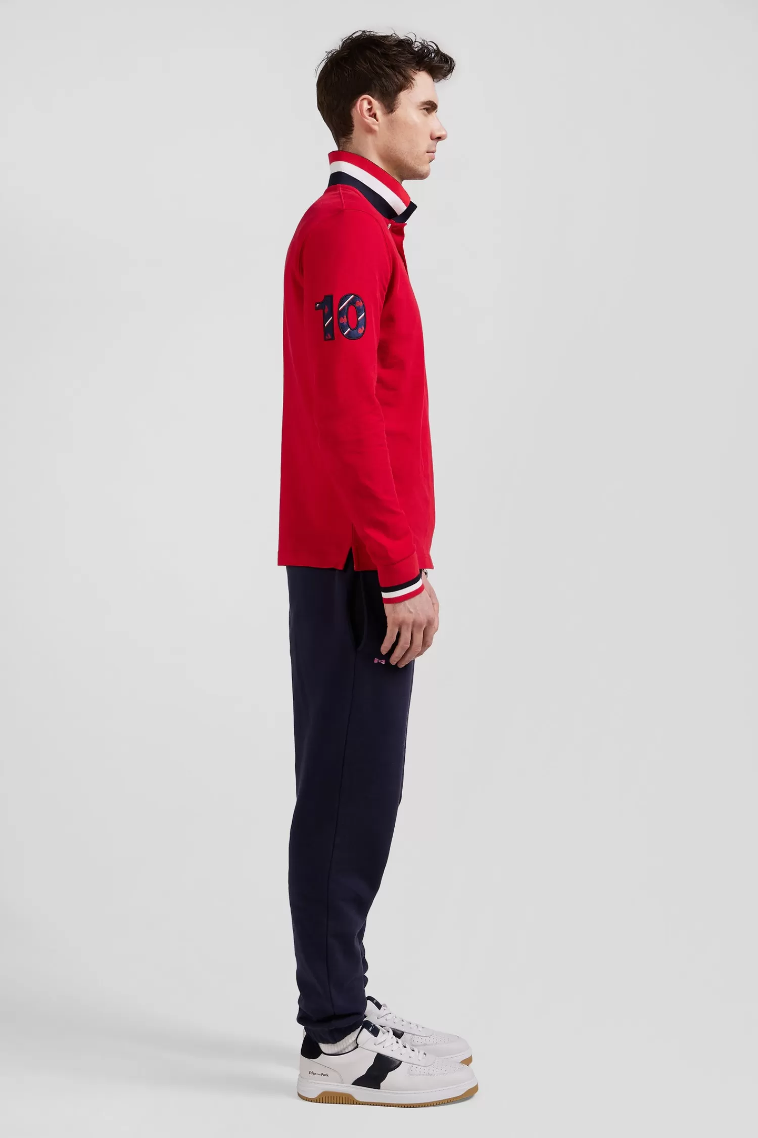 regular_red_longsleeved_cotton_piqu_polo_shirt_with_xv_de_france_embroidery_4.webp Eden Park Regular red long-sleeved cotton piqué polo shirt with XV de France embroidery< Polos