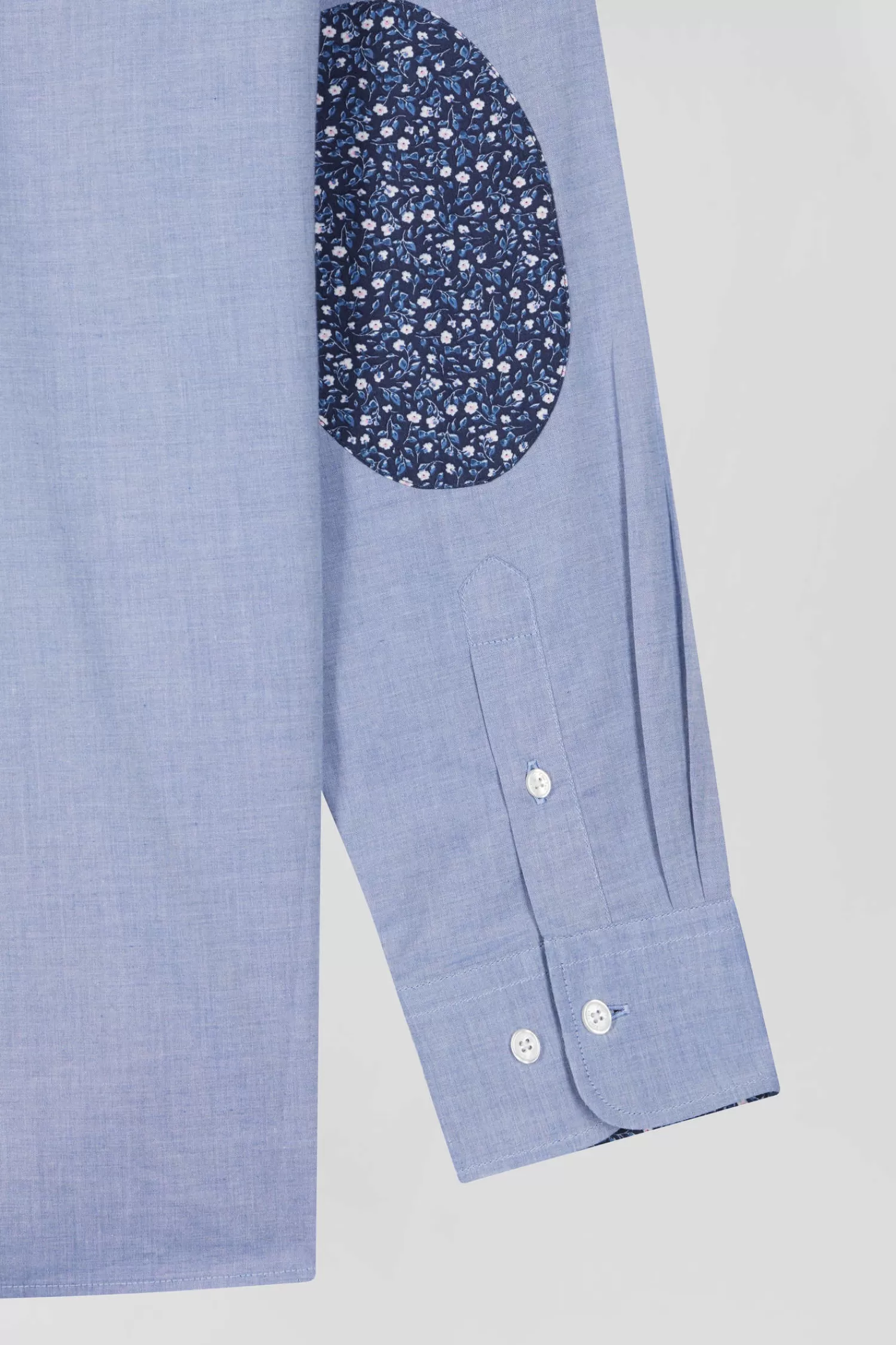 regular_sky_blue_cotton_denim_shirt_with_printed_elbow_patches_8.webp Eden Park Regular sky blue cotton denim shirt with printed elbow patches< Shirts