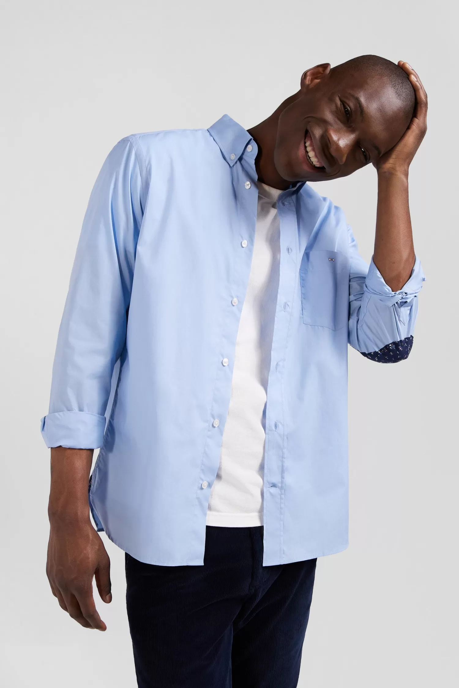 regular_sky_blue_cotton_poplin_shirt_with_buttondown_collar_and_printed_elbow_patches_2.webp Eden Park Regular sky blue cotton poplin shirt with button-down collar and printed elbow patches< Shirts