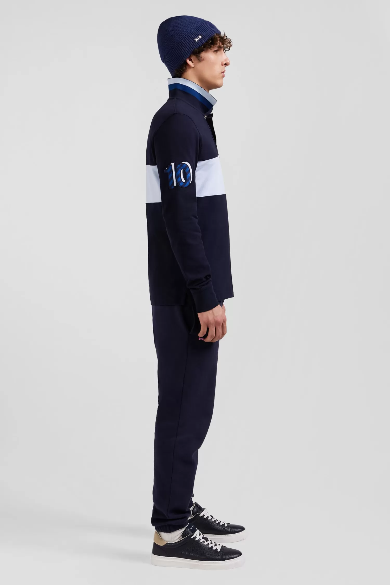 regular_sky_blue_longsleeved_cotton_piqu_polo_shirt_with_sleeve_embroidery_4.webp Eden Park Regular sky blue long-sleeved cotton piqué polo shirt with sleeve embroidery< Polos