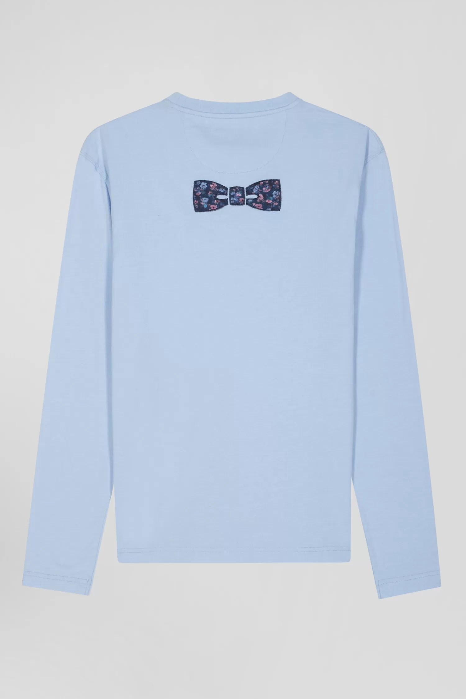 regular_sky_blue_longsleeved_cotton_tshirt_with_floral_back_patch_3.webp Eden Park Regular sky blue long-sleeved cotton T-shirt with floral back patch< T-shirts