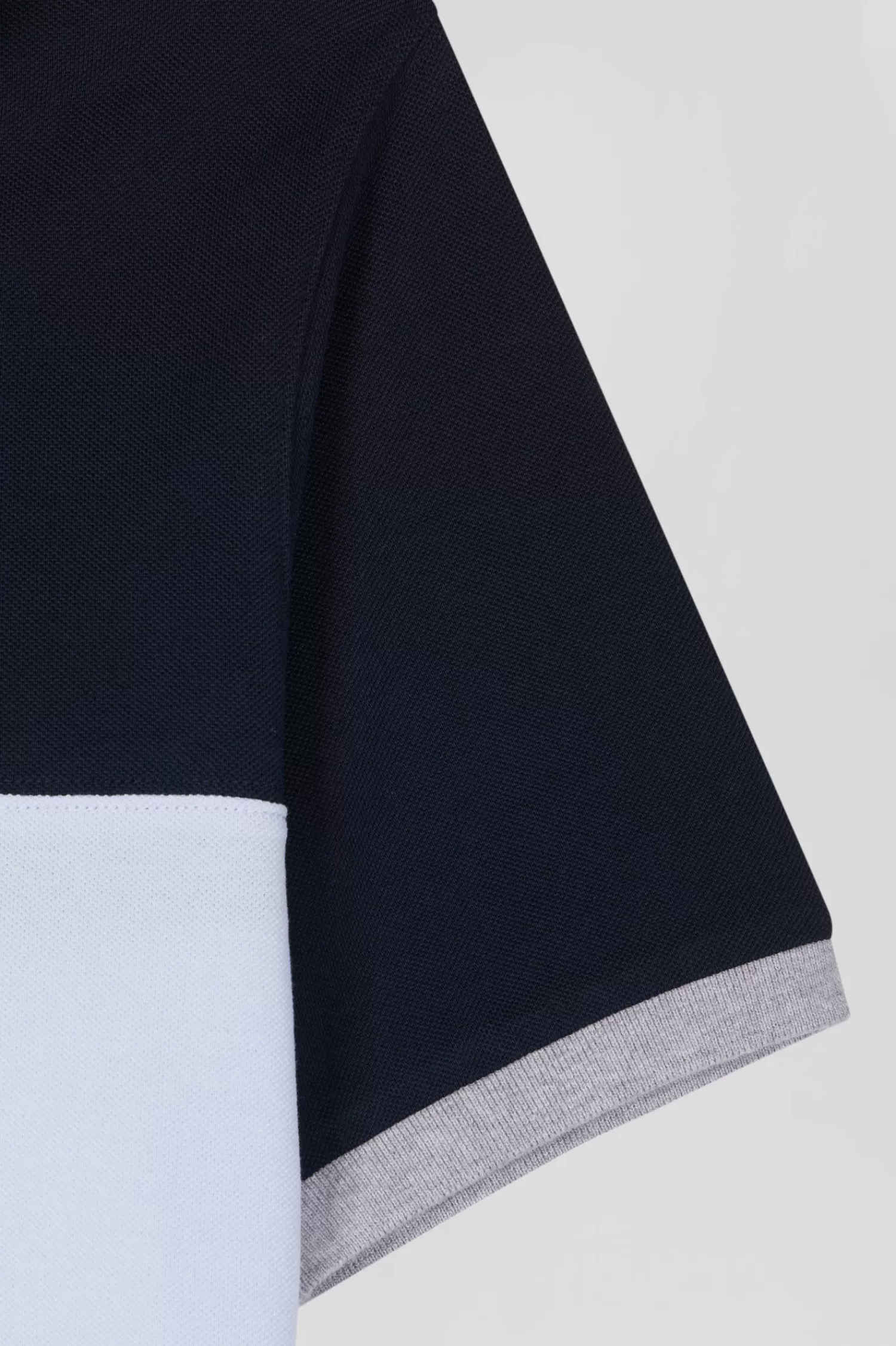 regular_sky_blue_shortsleeved_cotton_piqu_polo_shirt_with_bow_tie_embroidery_and_contrasting_details_7.webp Eden Park Regular sky blue short-sleeved cotton piqué polo shirt with bow tie embroidery and contrasting details< Polos