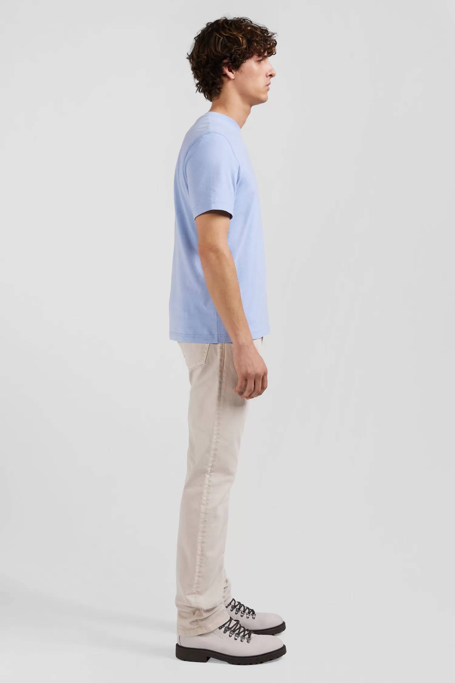 regular_sky_blue_shortsleeved_cotton_tshirt_with_back_patch_4.webp Eden Park Regular sky blue short-sleeved cotton T-shirt with back patch< T-shirts