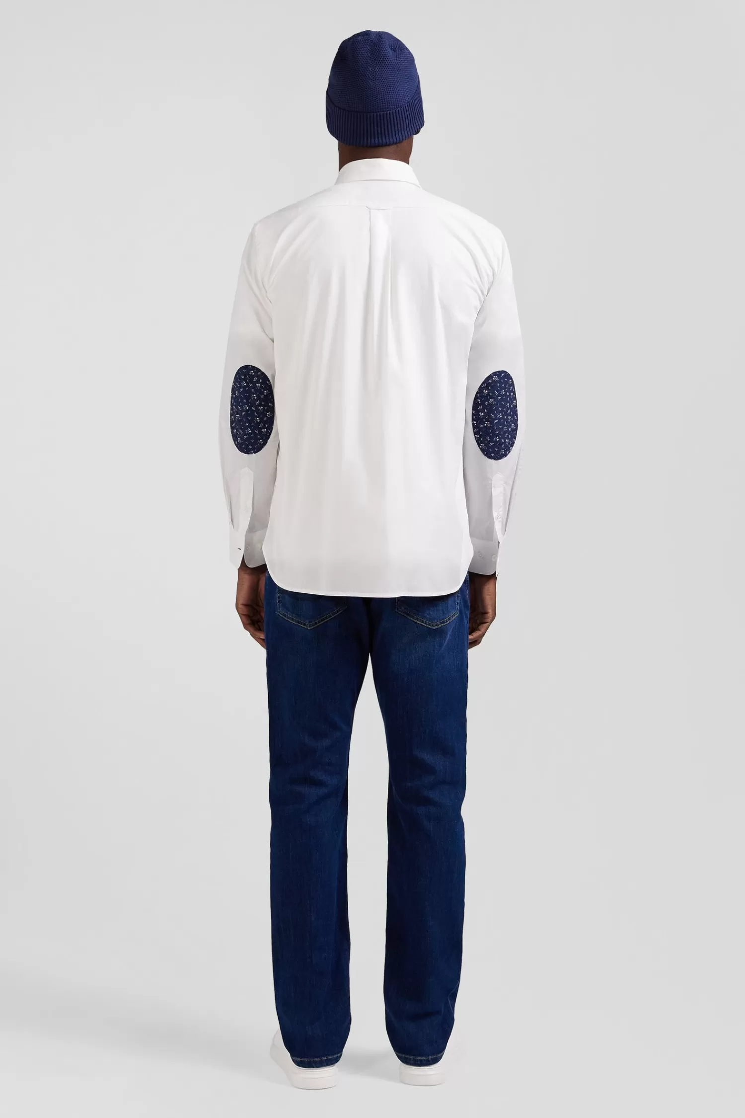 regular_white_cotton_poplin_shirt_with_buttondown_collar_and_printed_elbow_patches_5.webp Eden Park Regular white cotton poplin shirt with button-down collar and printed elbow patches< Shirts