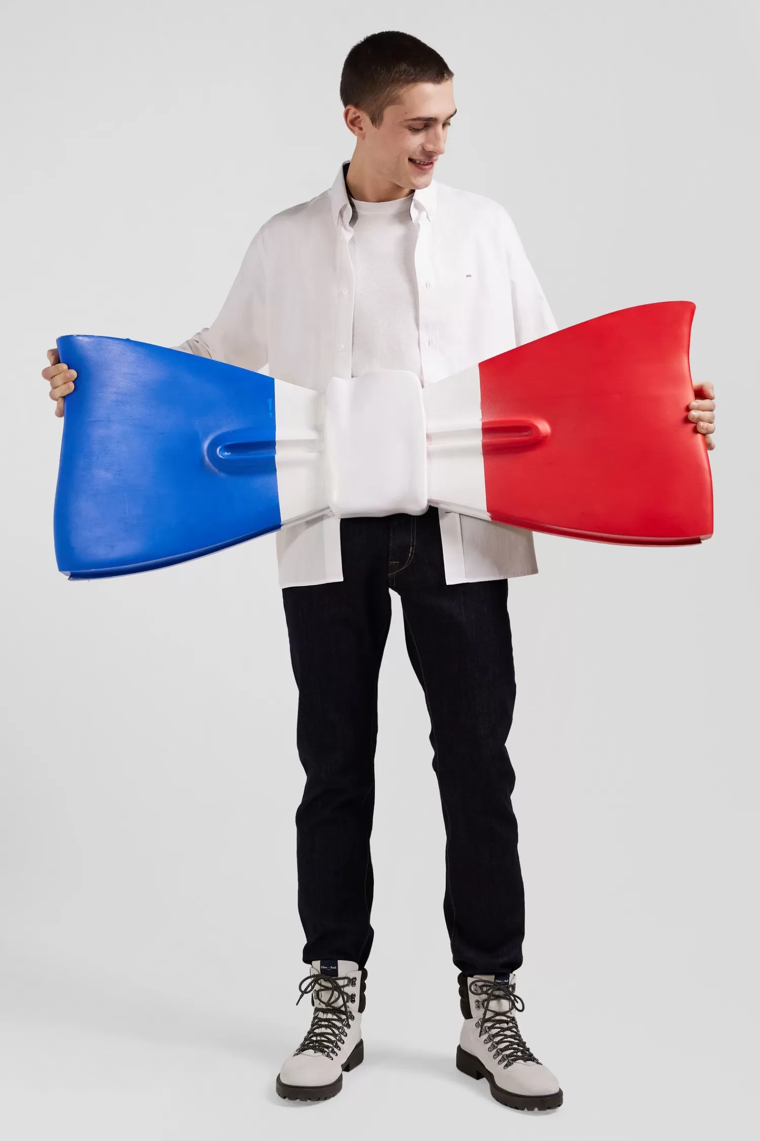 regular_white_cotton_shirt_with_back_n_embroidery_2.webp Eden Park Regular white cotton shirt with back N°10 embroidery< Shirts