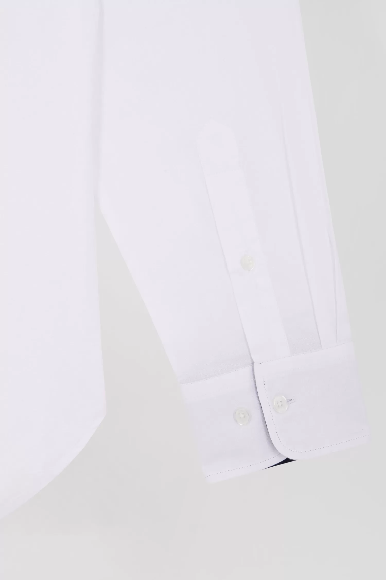 regular_white_cotton_shirt_with_back_n_embroidery_6.webp Eden Park Regular white cotton shirt with back N°10 embroidery< Shirts