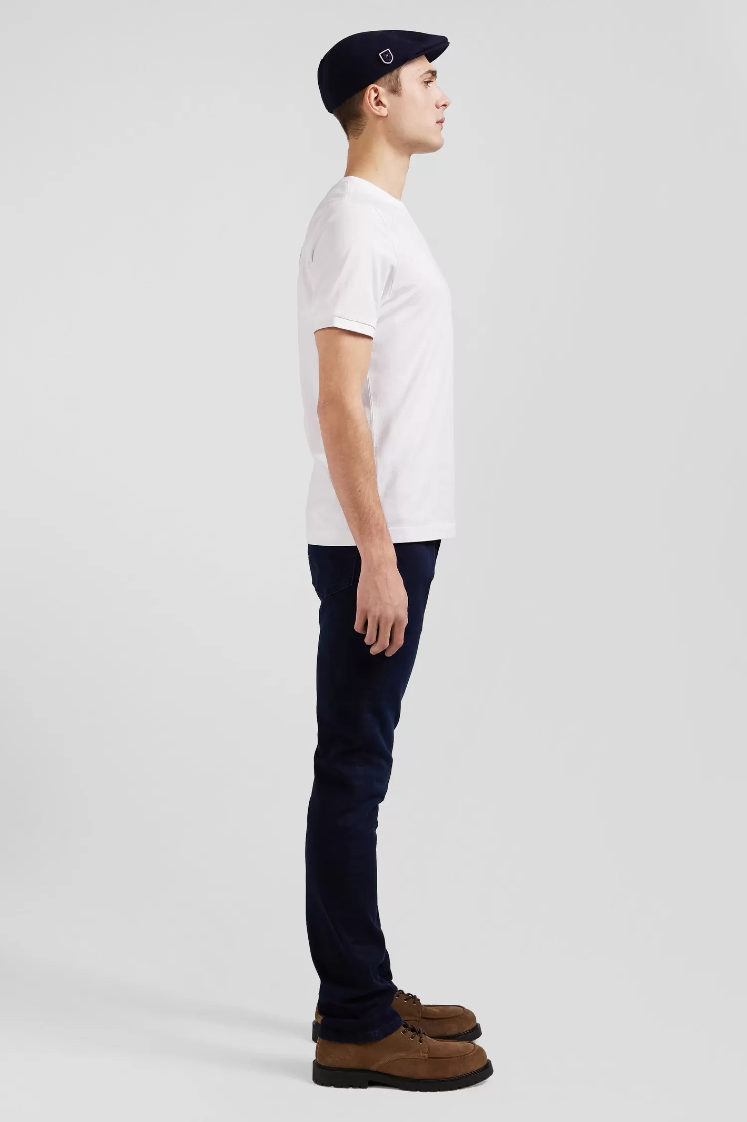 regular_white_shortsleeved_cotton_tshirt_with_back_emblem_embroidery_5.webp Eden Park Regular white short-sleeved cotton T-shirt with back emblem embroidery< T-shirts