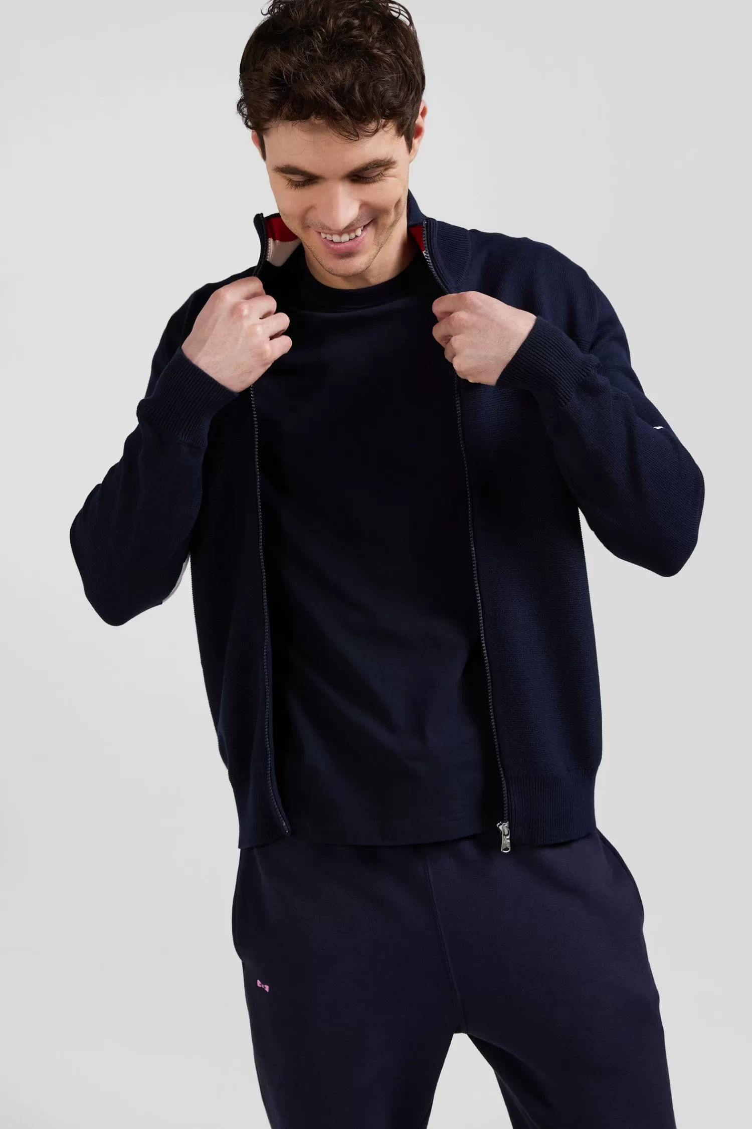 regular_xv_de_france_navy_blue_cotton_zipped_cardigan_with_tricolour_details_2.webp Eden Park Regular XV de France navy blue cotton zipped cardigan with tricolour details< Cardigans