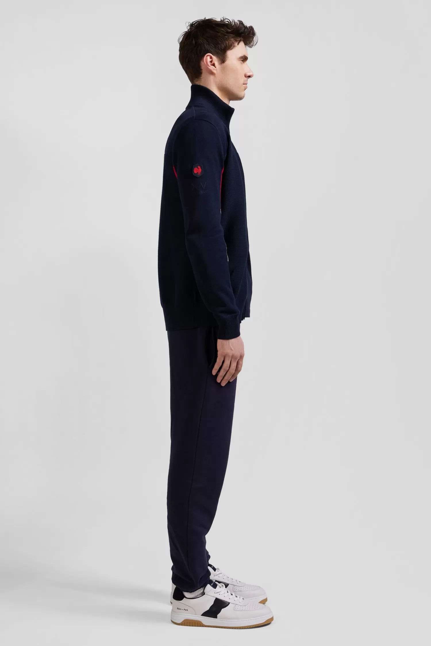 regular_xv_de_france_navy_blue_cotton_zipped_cardigan_with_tricolour_details_4.webp Eden Park Regular XV de France navy blue cotton zipped cardigan with tricolour details< Cardigans