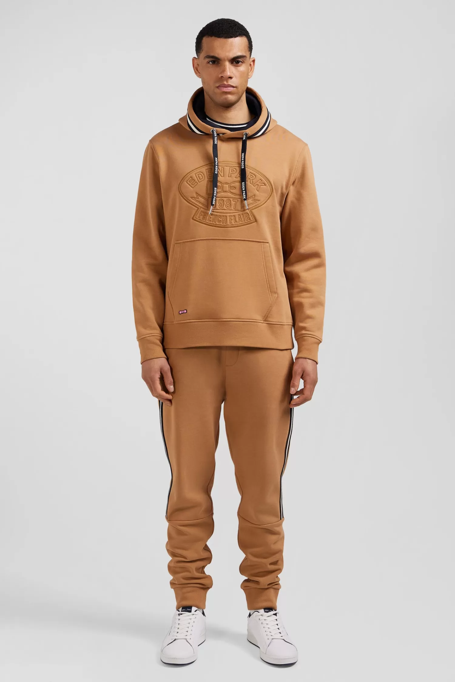 Eden Park Relaxed camel cotton blend hoodie with padded embroidery< Sweatshirts