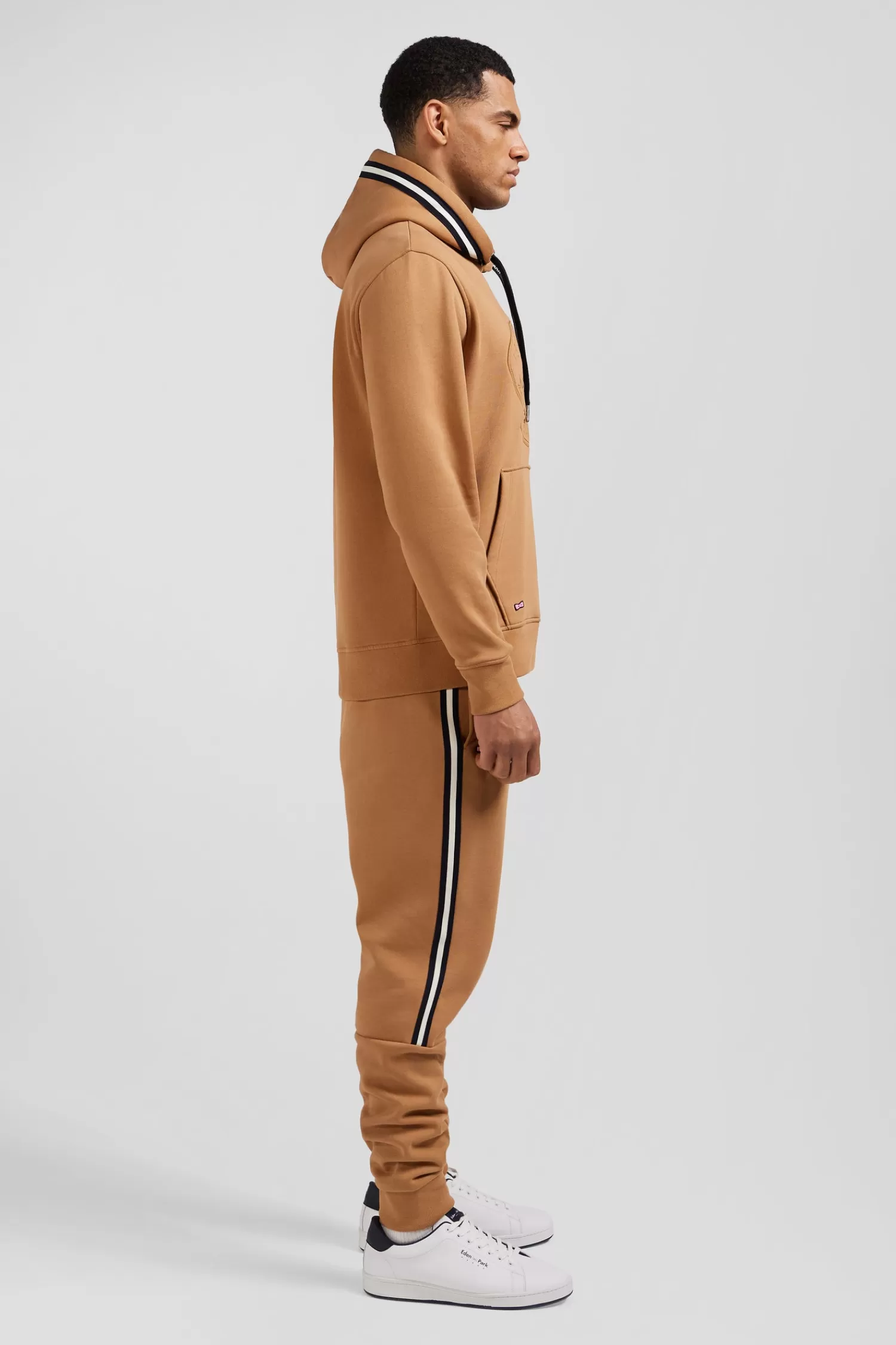 relaxed_camel_cotton_blend_hoodie_with_padded_embroidery_4.webp Eden Park Relaxed camel cotton blend hoodie with padded embroidery< Sweatshirts
