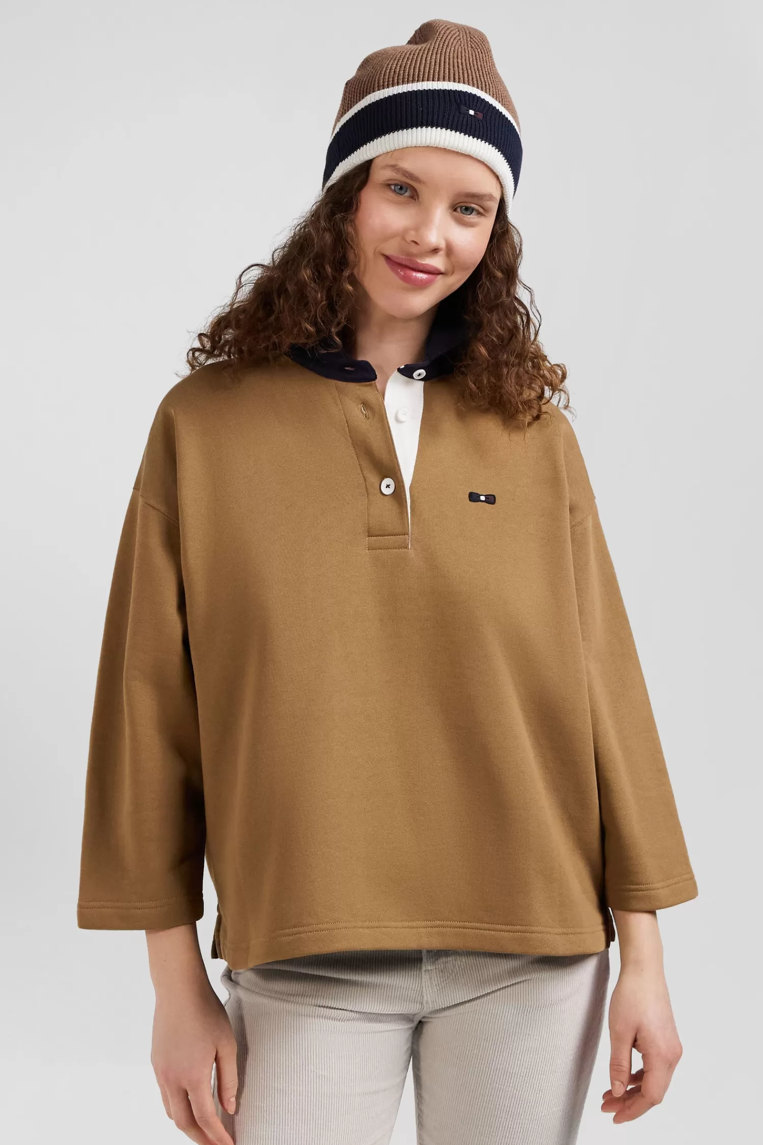 relaxed_camel_cotton_sweatshirt_with_rugby_shirt_collar_2.webp Eden Park Relaxed camel cotton sweatshirt with rugby shirt collar<Women Sweatshirts