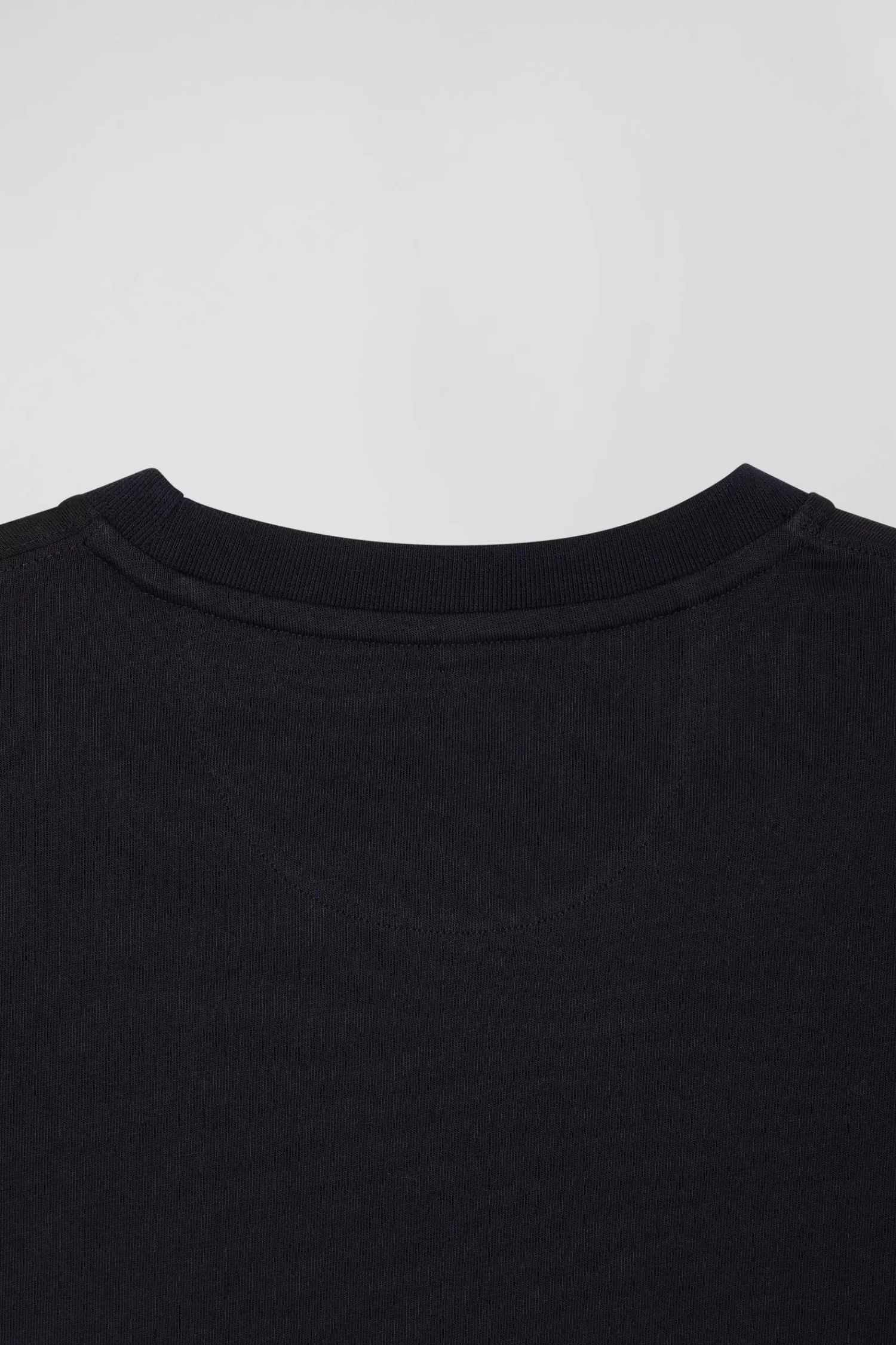 relaxed_navy_and_sky_blue_bicolor_shortsleeved_cotton_tshirt_with_eden_park__print_8.webp Eden Park Relaxed navy and sky blue bicolor short-sleeved cotton T-shirt with 10 print< T-shirts