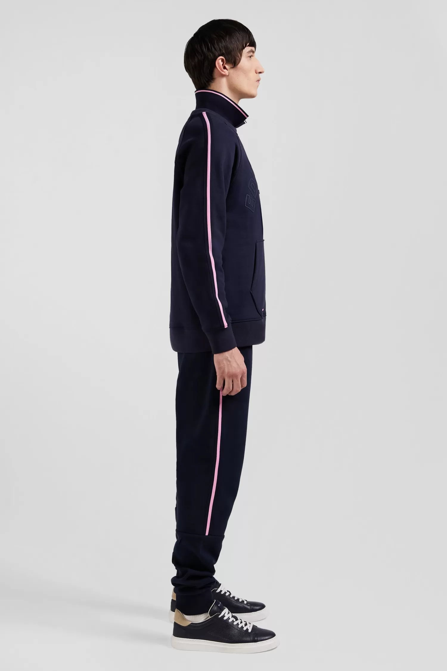 relaxed_sky_blue_mixed_cotton_sweatshirt_with_padded_embroidery_4.webp Eden Park Relaxed sky blue mixed cotton sweatshirt with padded embroidery< Sweatshirts