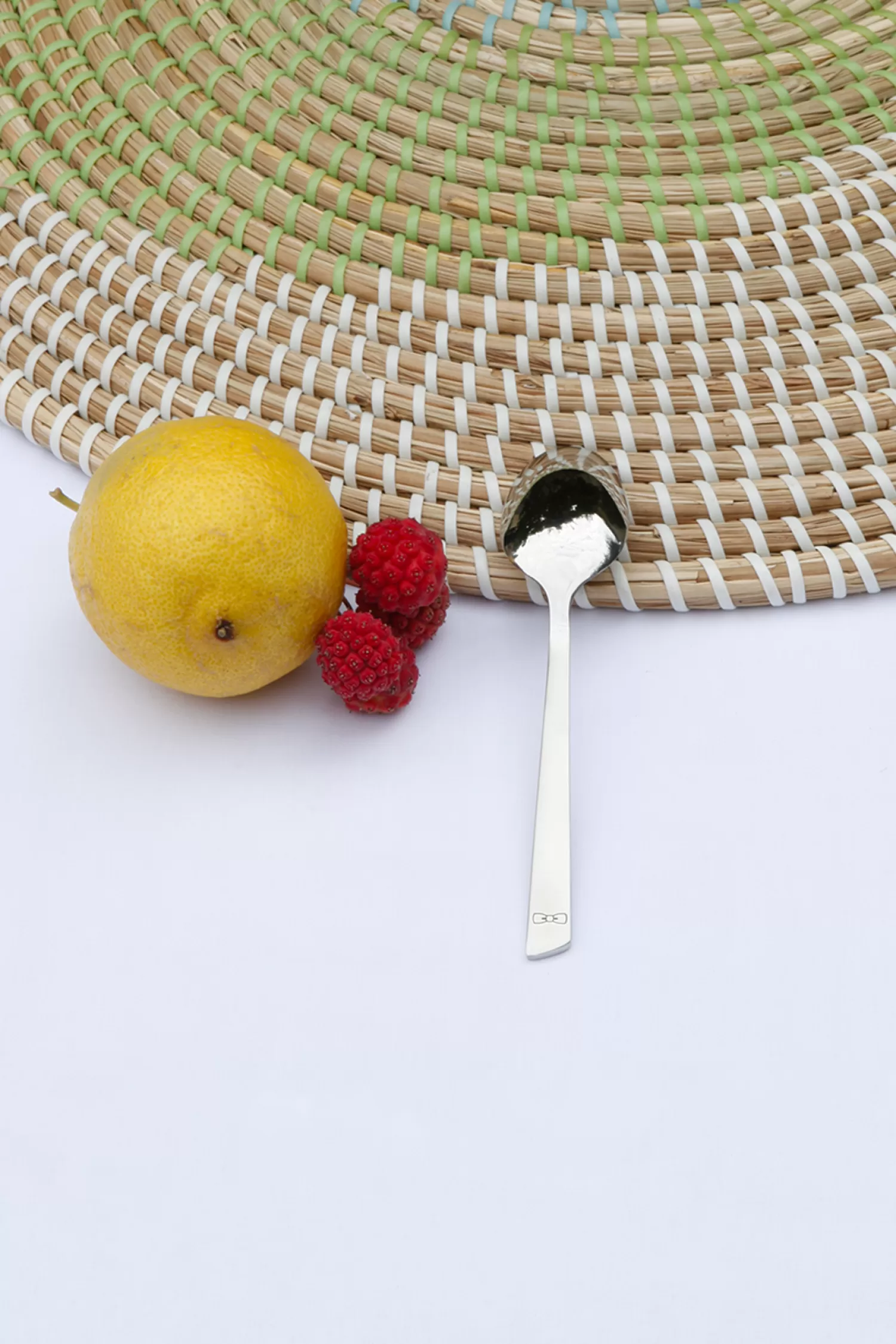 Eden Park Set of 6 stainless steel dessert spoons< Cutlery