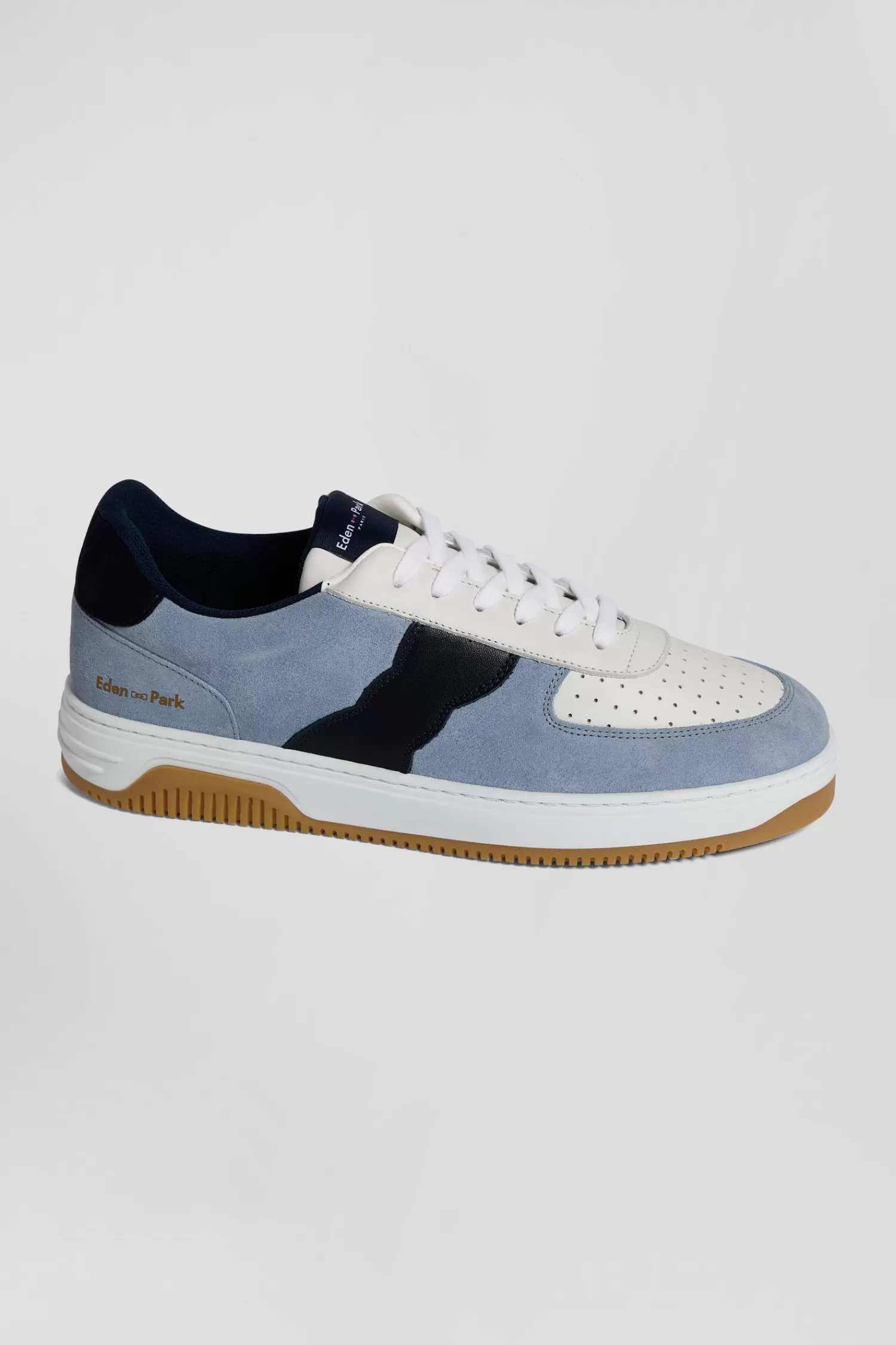 Eden Park Sky blue low-top leather sneakers with navy blue cut-out< Sneakers
