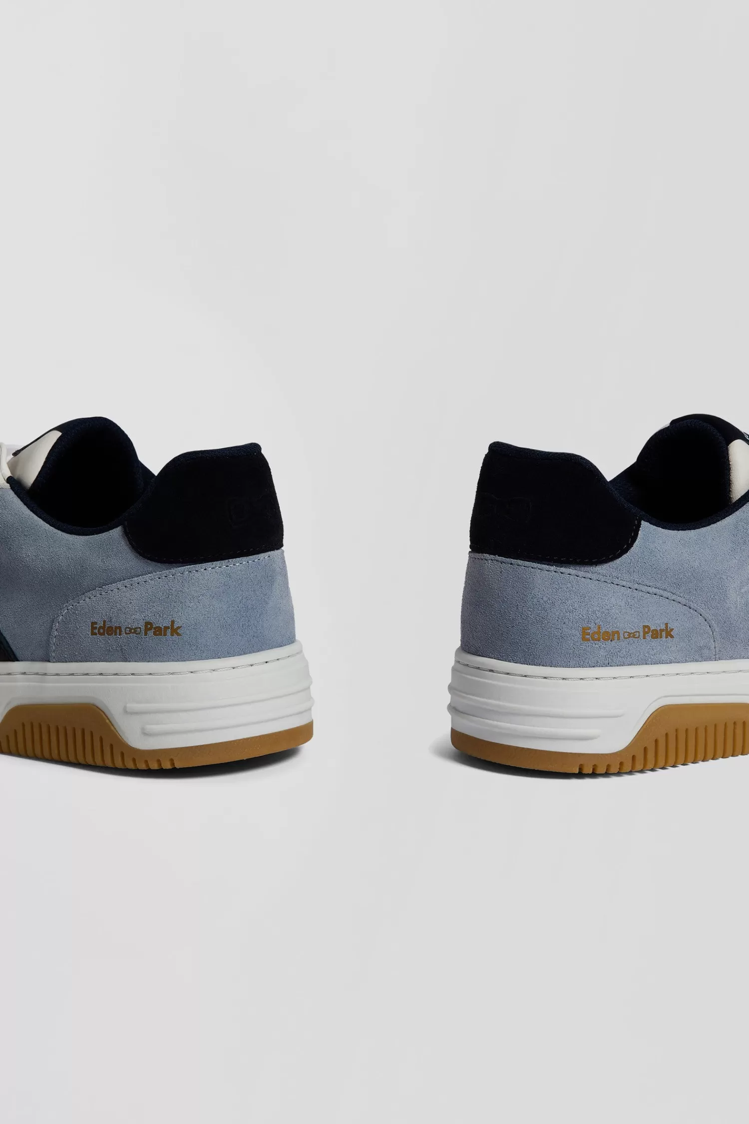 sky_blue_lowtop_leather_sneakers_with_navy_blue_cutout_5.webp Eden Park Sky blue low-top leather sneakers with navy blue cut-out< Sneakers