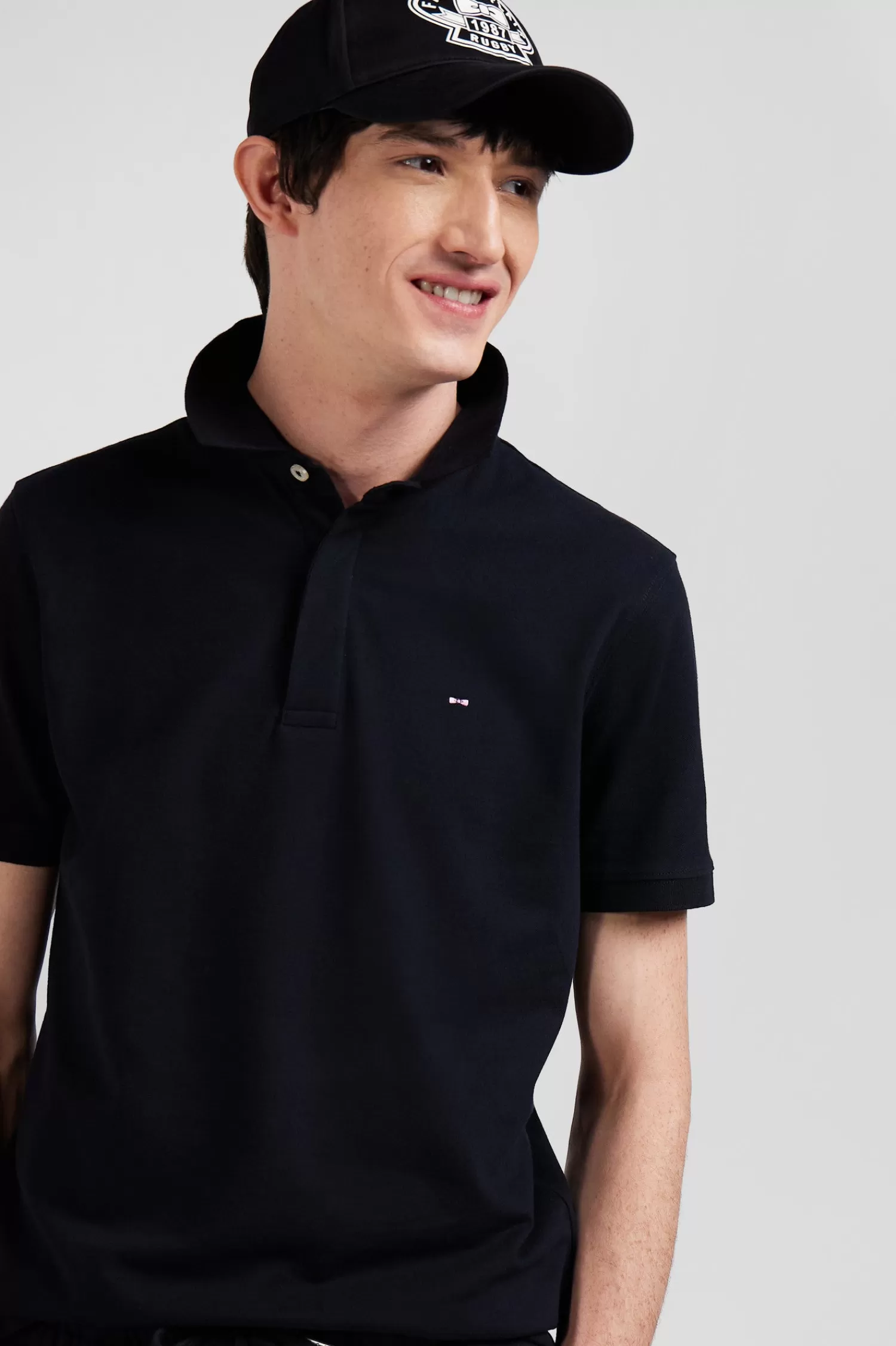 slim_black_shortsleeved_cotton_piqu_polo_shirt_2.webp Eden Park Slim black short-sleeved cotton piqué polo shirt< Polos
