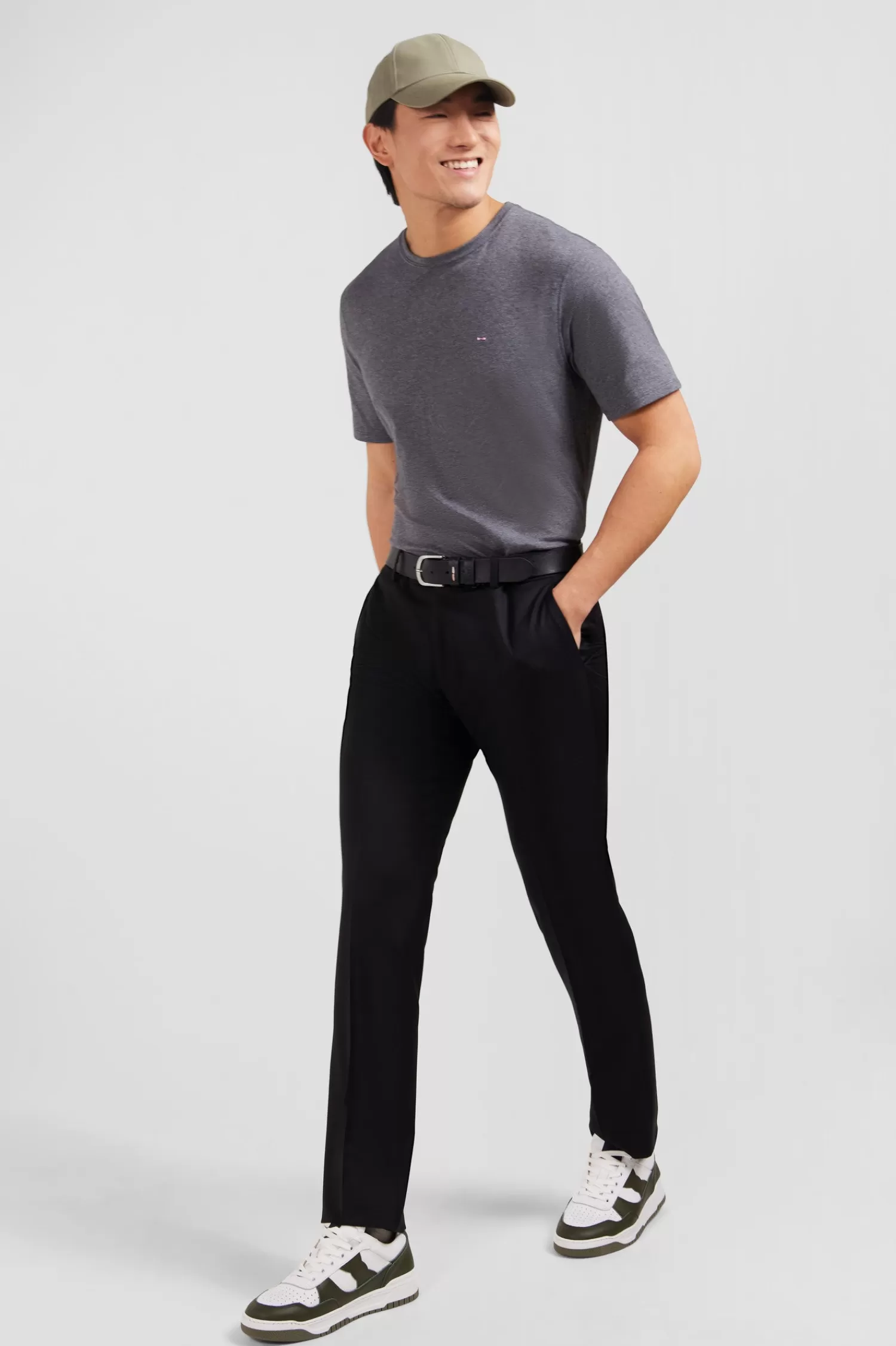 slim_black_wool_trousers_with_broken_fold_3.webp Eden Park Slim black wool trousers with broken fold< Pants