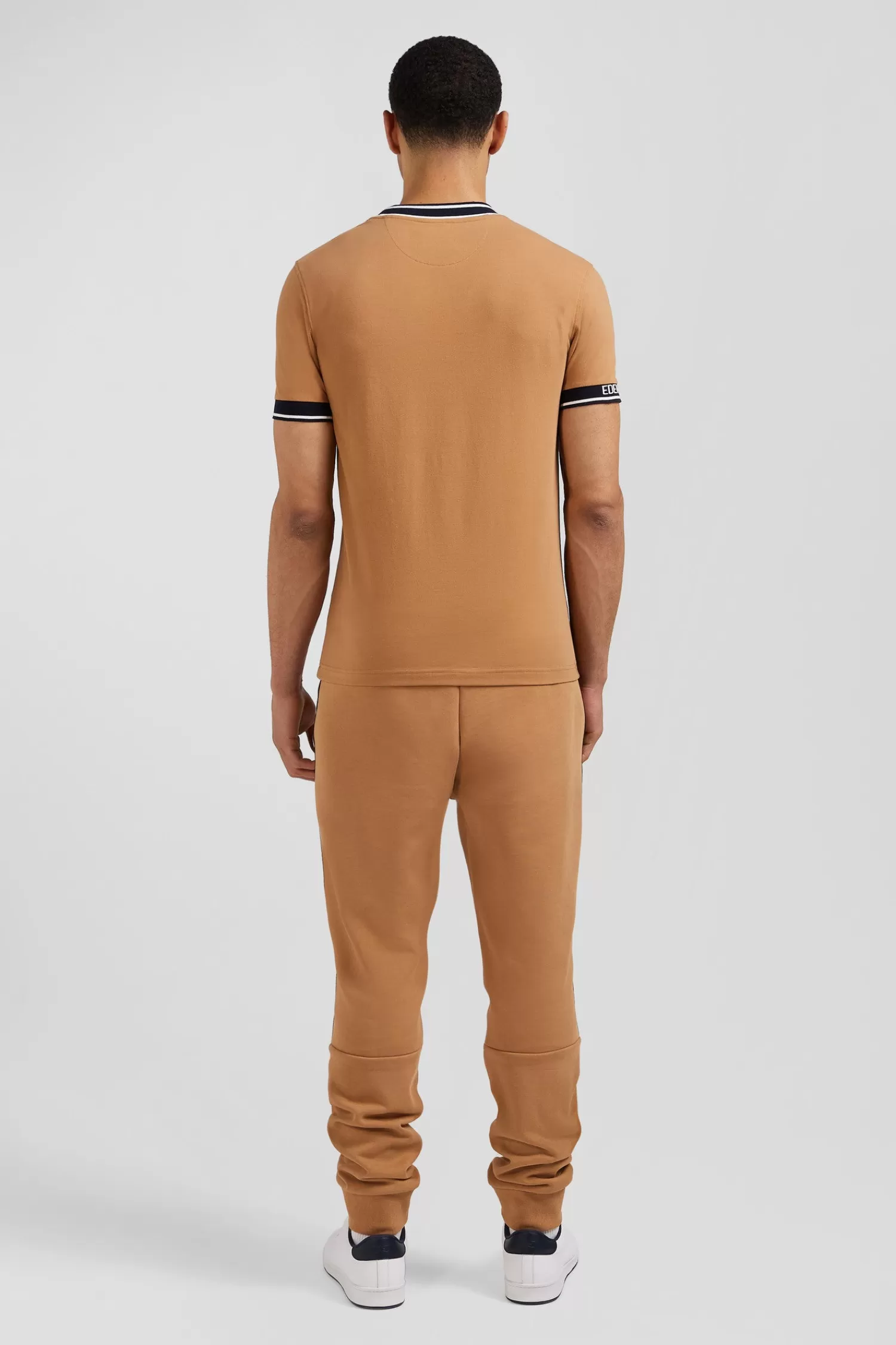 slim_camel_shortsleeved_cotton_tshirt_with_eden_park_ribs_5.webp Eden Park Slim camel short-sleeved cotton T-shirt with ribs< T-shirts