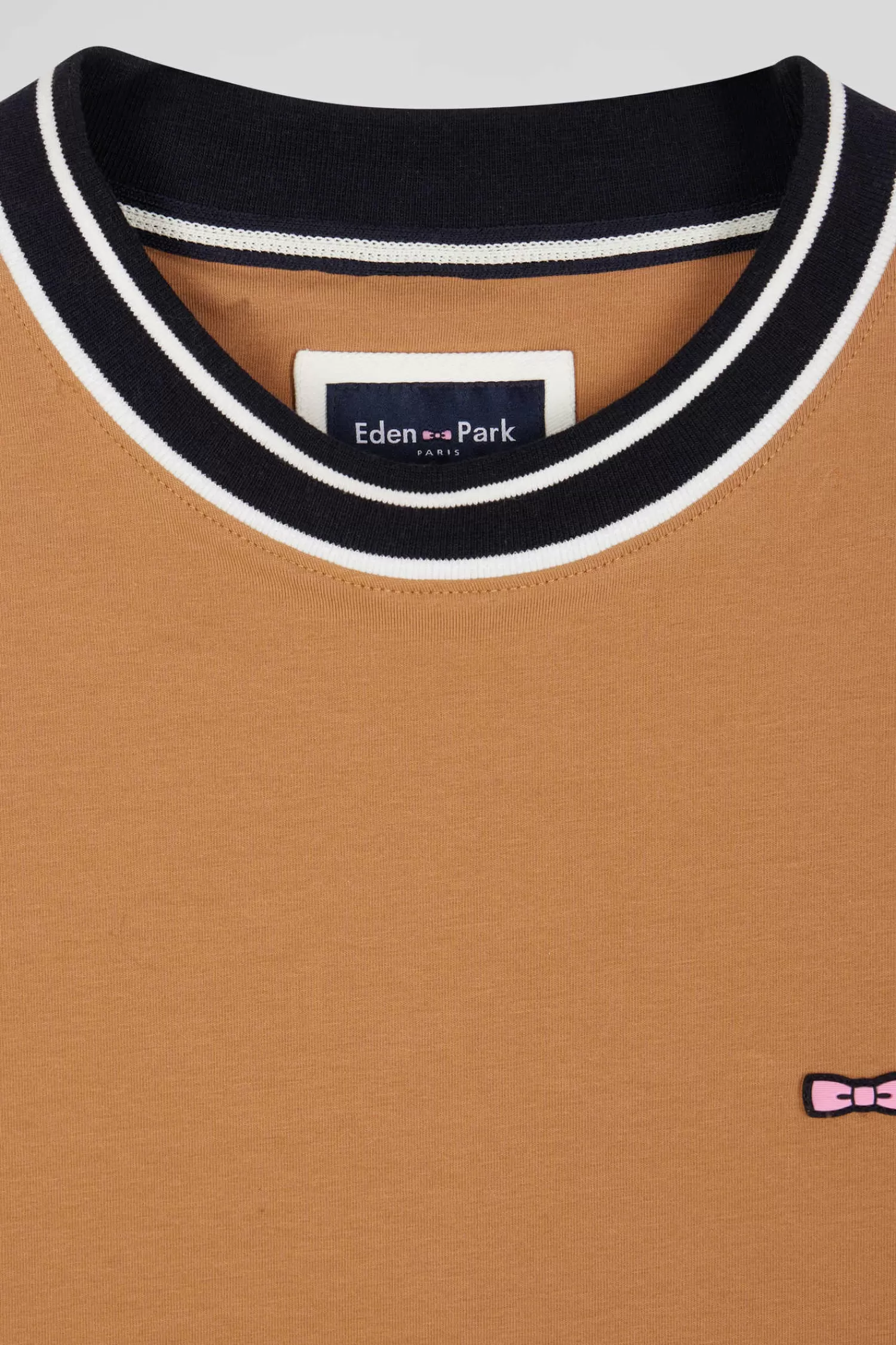 slim_camel_shortsleeved_cotton_tshirt_with_eden_park_ribs_6.webp Eden Park Slim camel short-sleeved cotton T-shirt with ribs< T-shirts