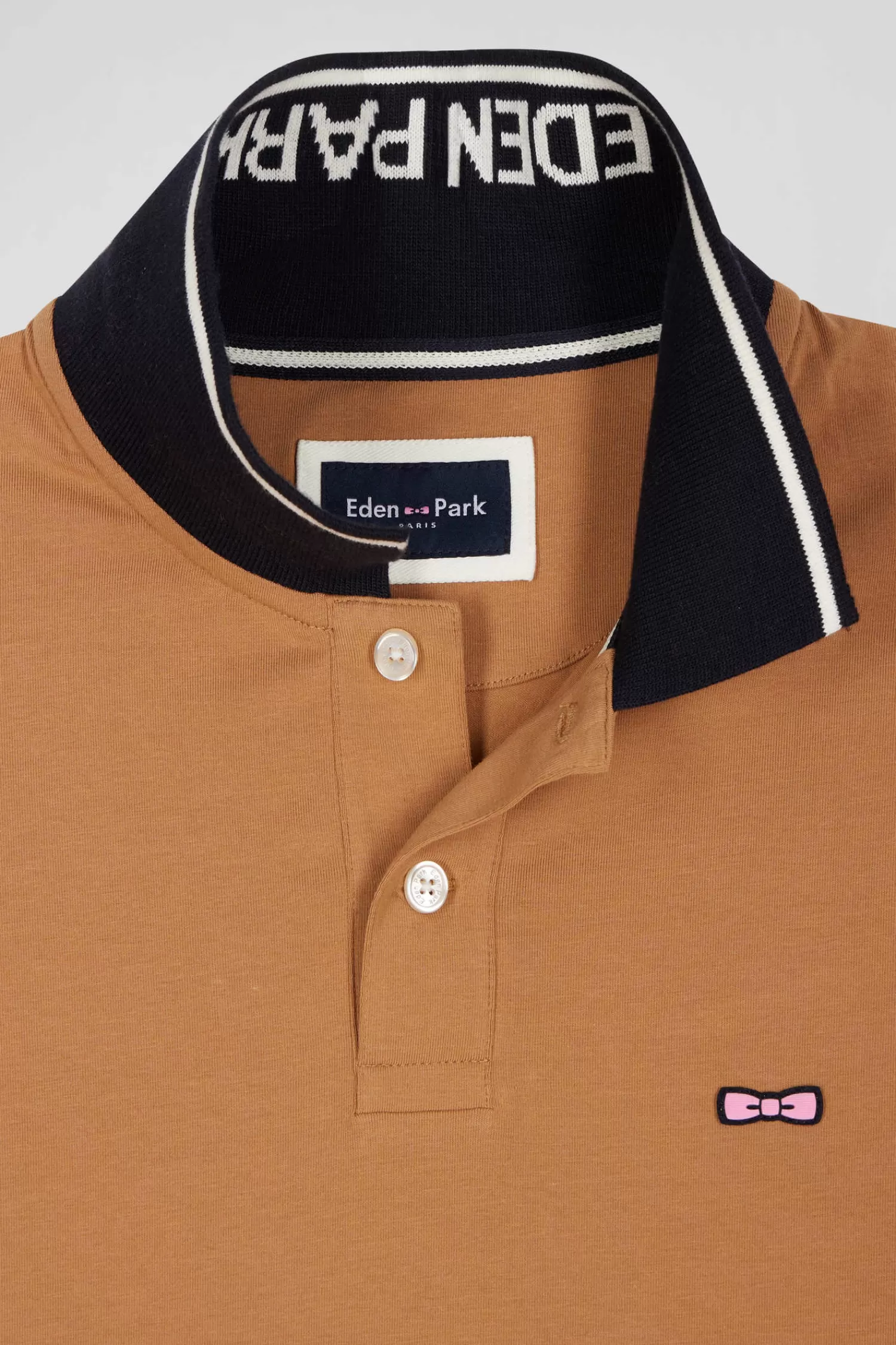 slim_camel_shortsleeved_stretch_cotton_polo_shirt_with_eden_park_jacquard_collar_6.webp Eden Park Slim camel short-sleeved stretch cotton polo shirt with jacquard collar< Polos