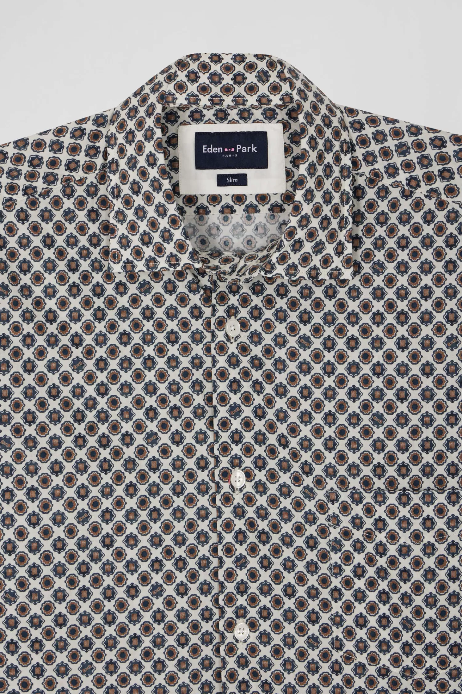 slimfit_cotton_shirt_with_offwhite_micro_patterns_2.webp Eden Park Slim-fit cotton shirt with off-white micro patterns< Shirts