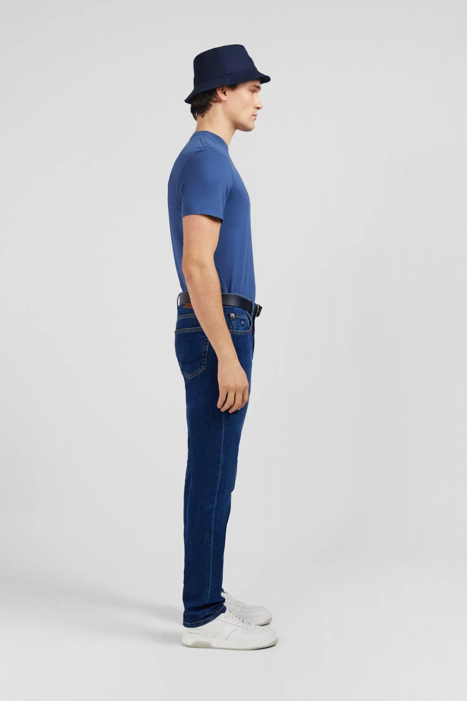 straight_jeans_in_blue_stretch_cotton_3.webp Eden Park Straight jeans in blue stretch cotton< Pants