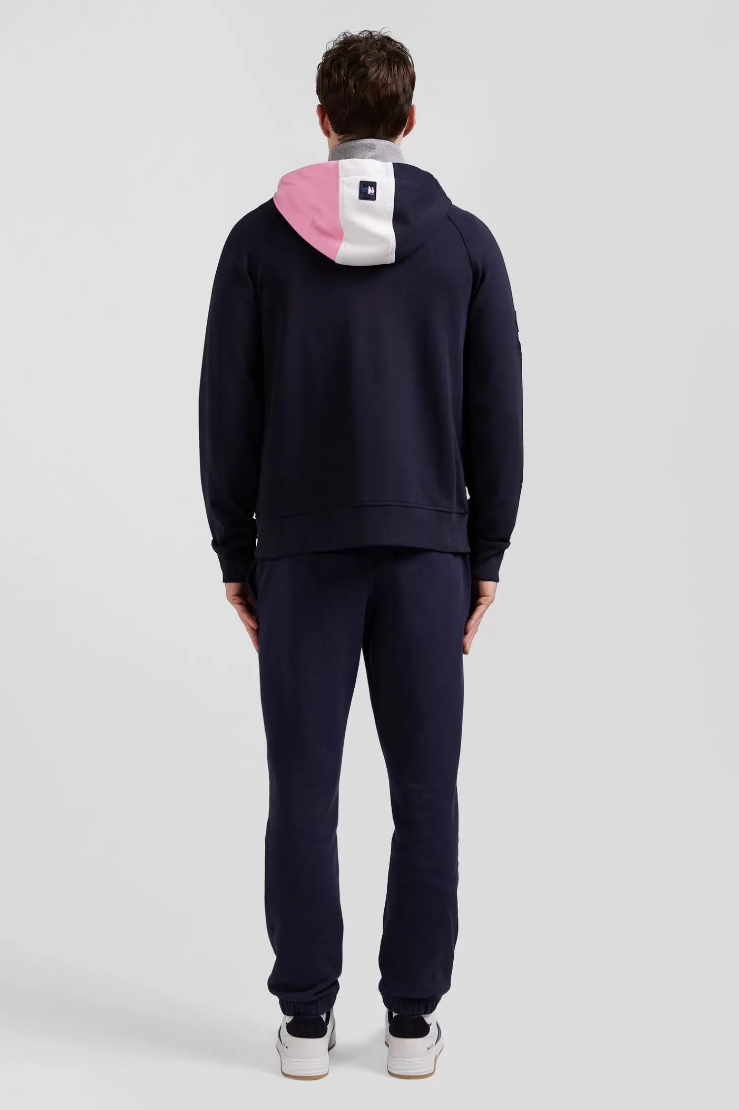 sweatshirt__capuche_zipp_xv_de_france_en_coton_mlang_et_parmenture_bleu_marine_coupe_regular_5.webp Eden Park Sweatshirt à capuche zippé XV de France en coton mélangé et parmenture bleu marine coupe Regular< Sweatshirts