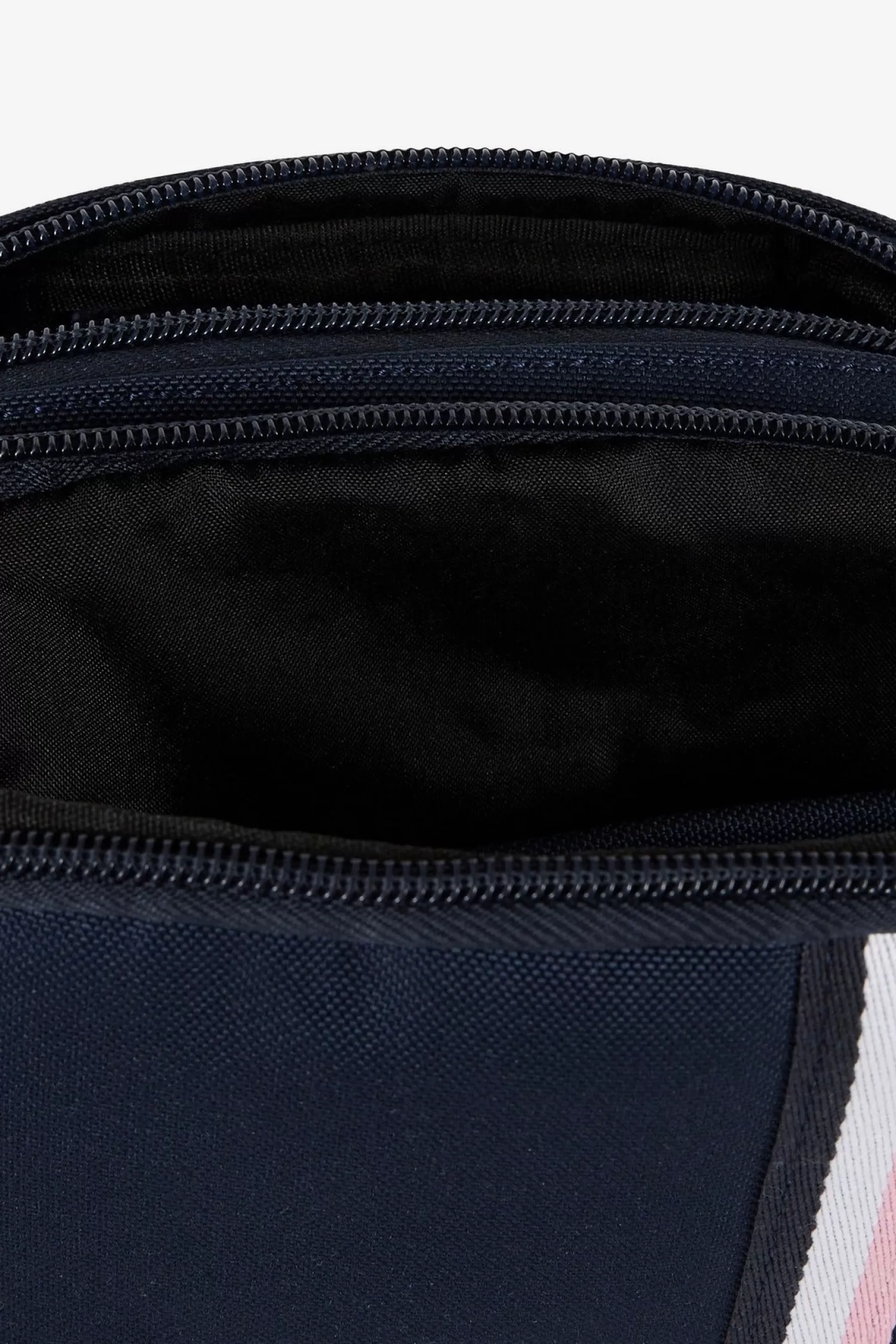 xv_of_france_plain_messenger_bag_3.webp Eden Park XV of France plain messenger bag< Bags